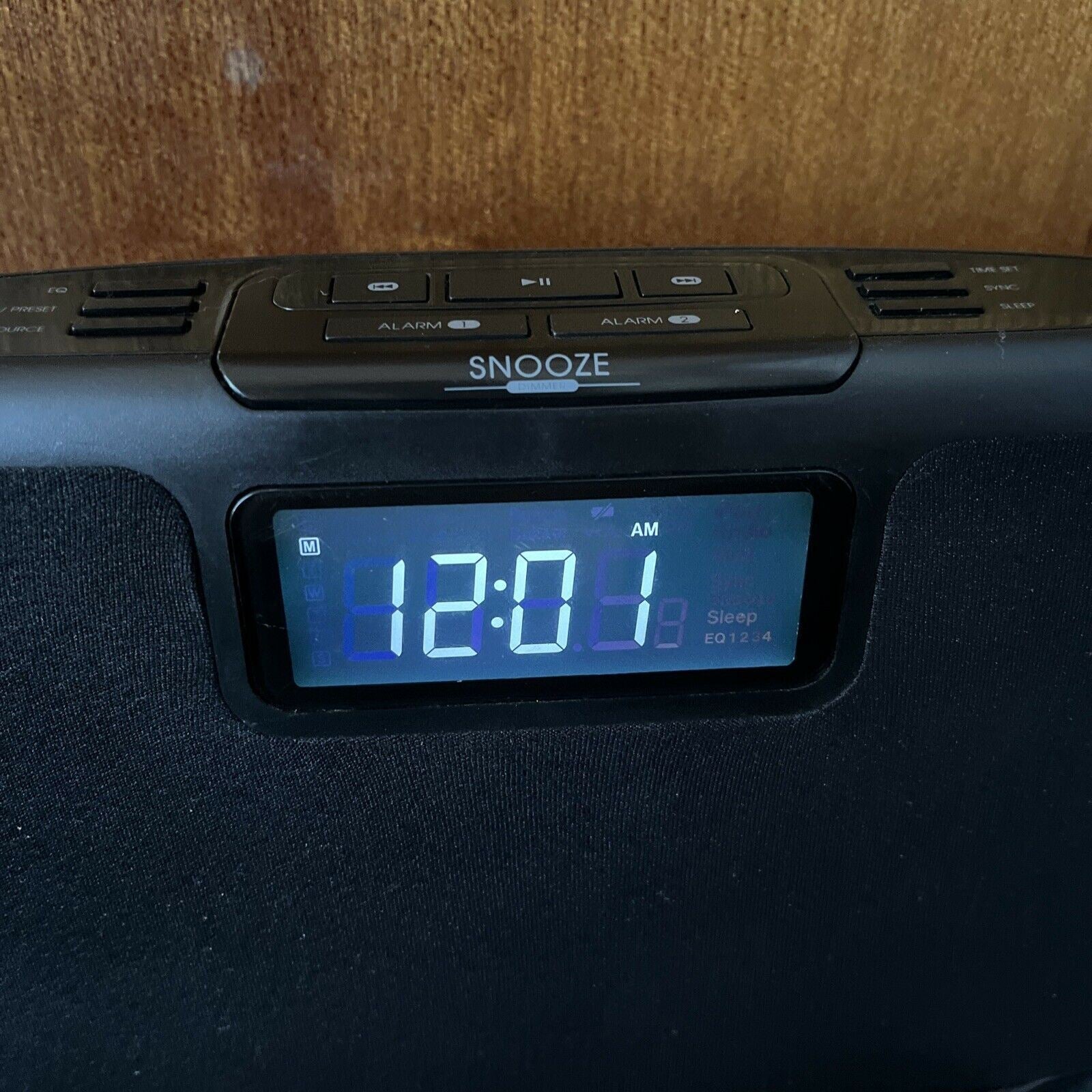 TDK Clock Radio For iPhone & iPod TCR100p FM Radio Dual Alarm Retro Unit