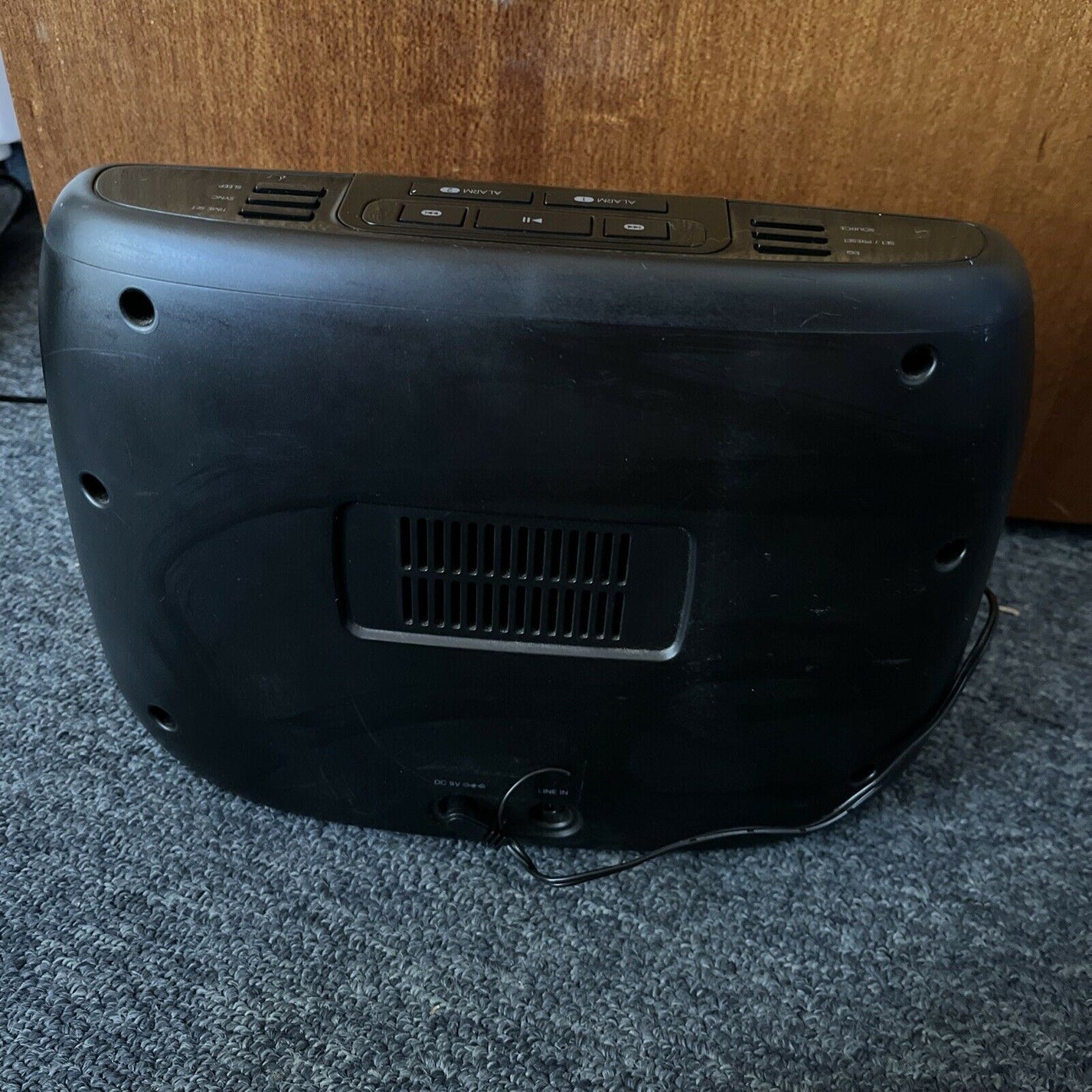 TDK Clock Radio For iPhone & iPod TCR100p FM Radio Dual Alarm Retro Unit