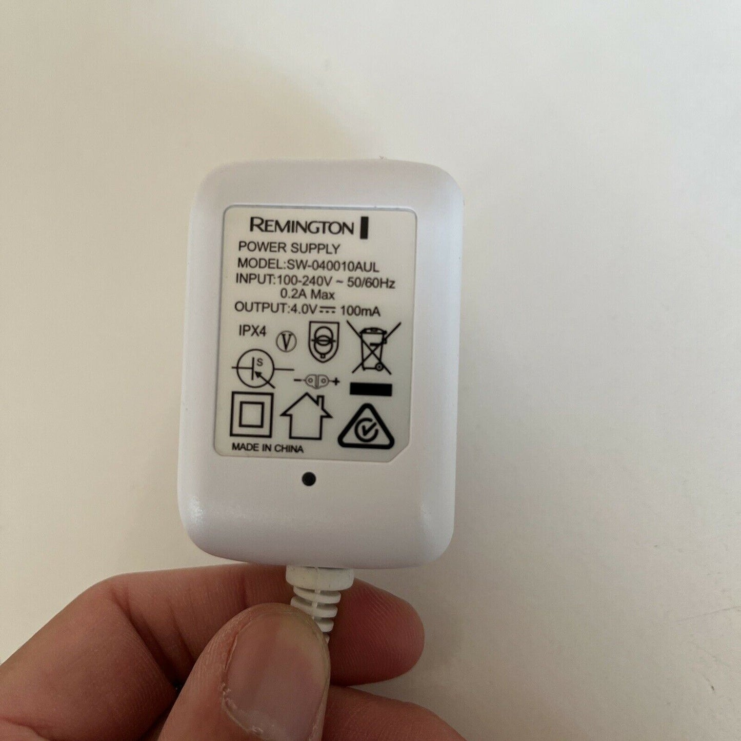 Genuine Remington Charging Stand 28516 RM AC Adapter SW-040010AUL 4v 100mA