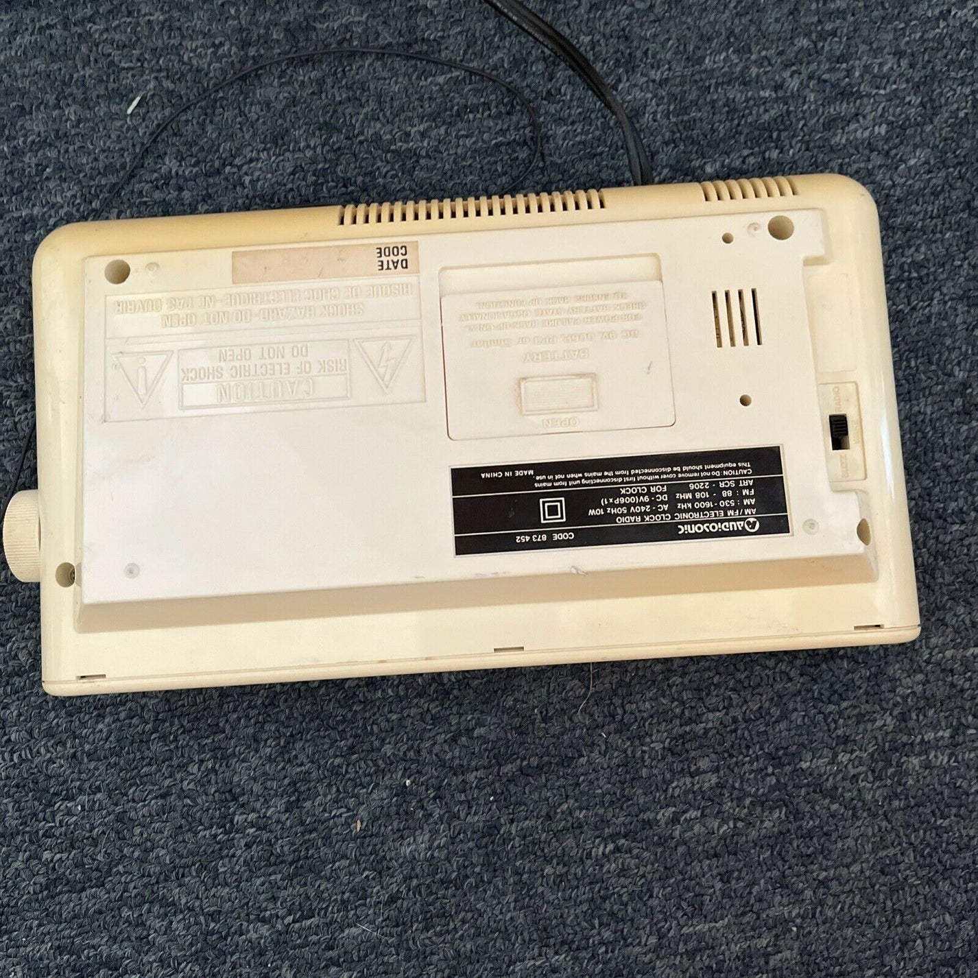 Vintage Audiosonic AM/FM Clock Radio Retro Unit