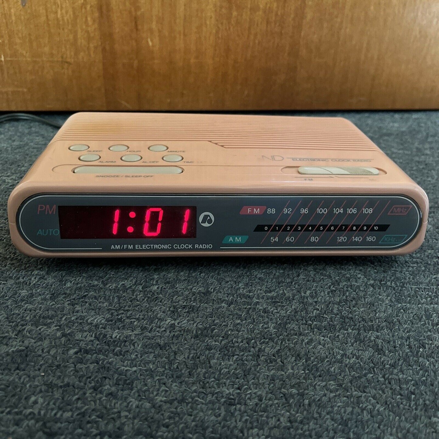 Vintage Audiosonic AM/FM Electronic Clock Radio AR-191 Pink