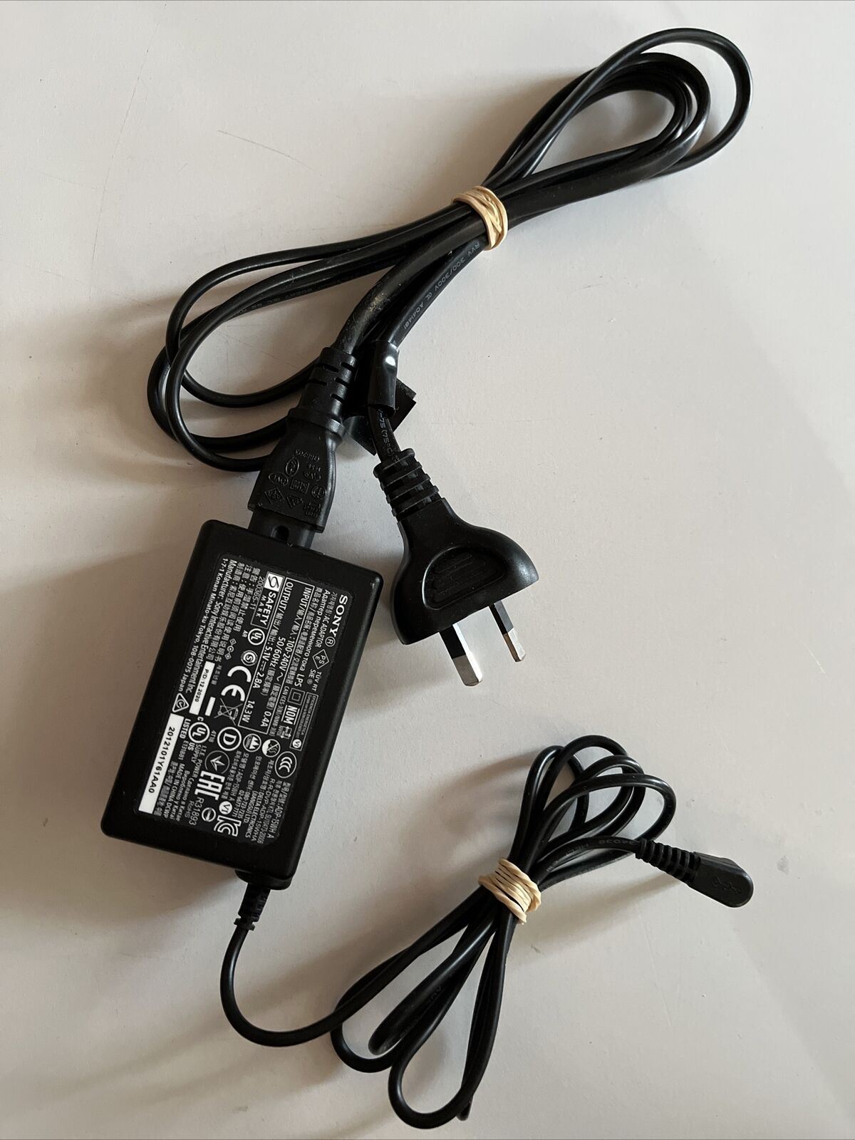 Genuine Sony AC Adaptor ADP-15WH A 5.1V 2.8A Power Supply