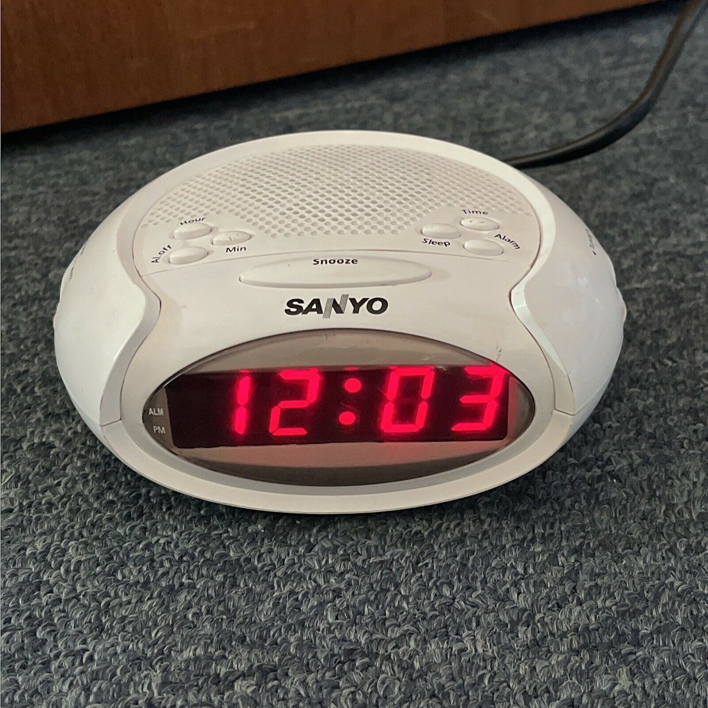 Vintage Sanyo RM-X105 Alarm Clock Radio