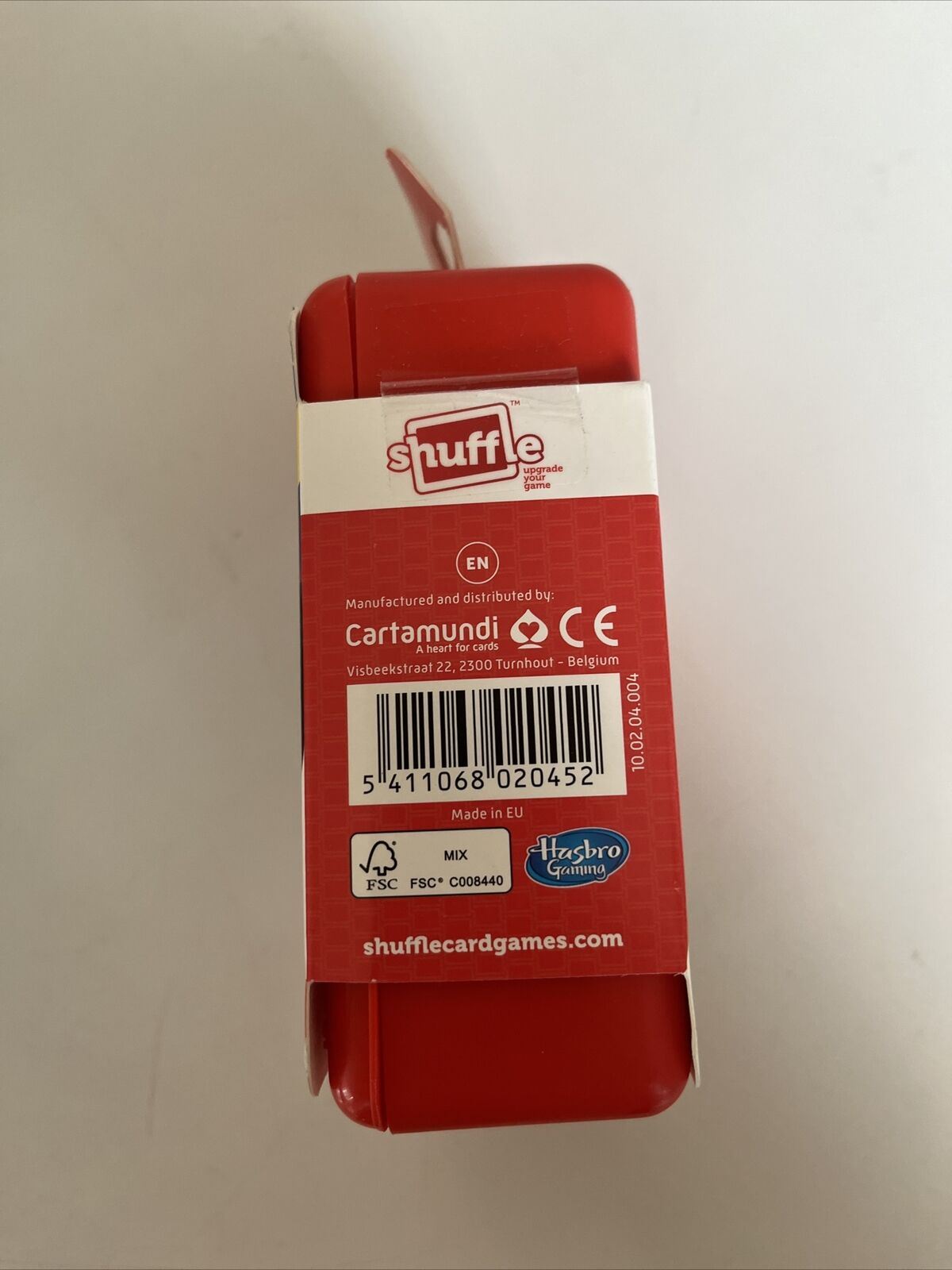 CLUEDO Shuffle Cards Card Game HASBRO 2015 NEW