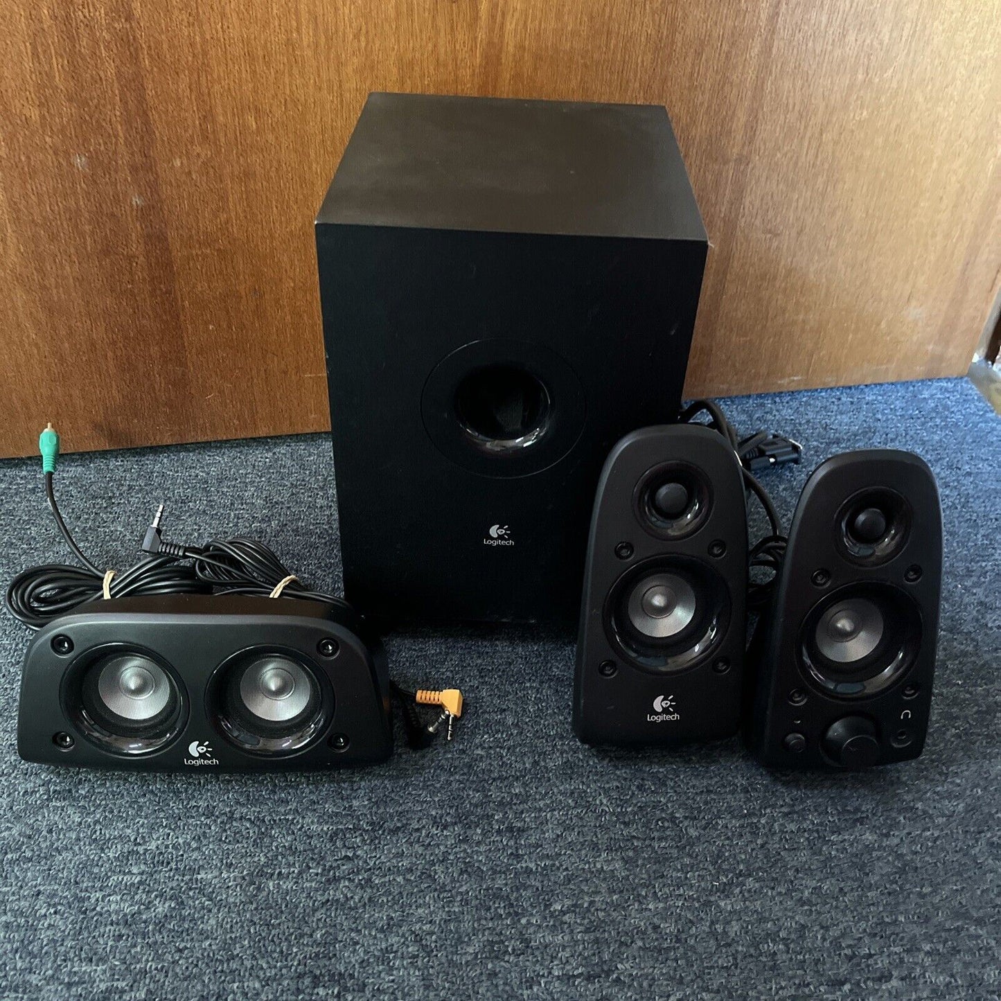 Logitech Z506 Speakers - Centre, Front Speaker and subwoofer