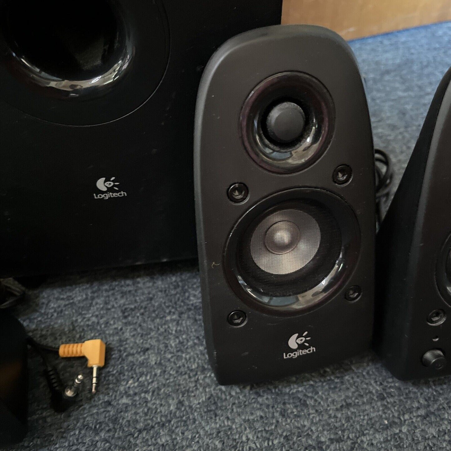 Logitech Z506 Speakers - Centre, Front Speaker and subwoofer