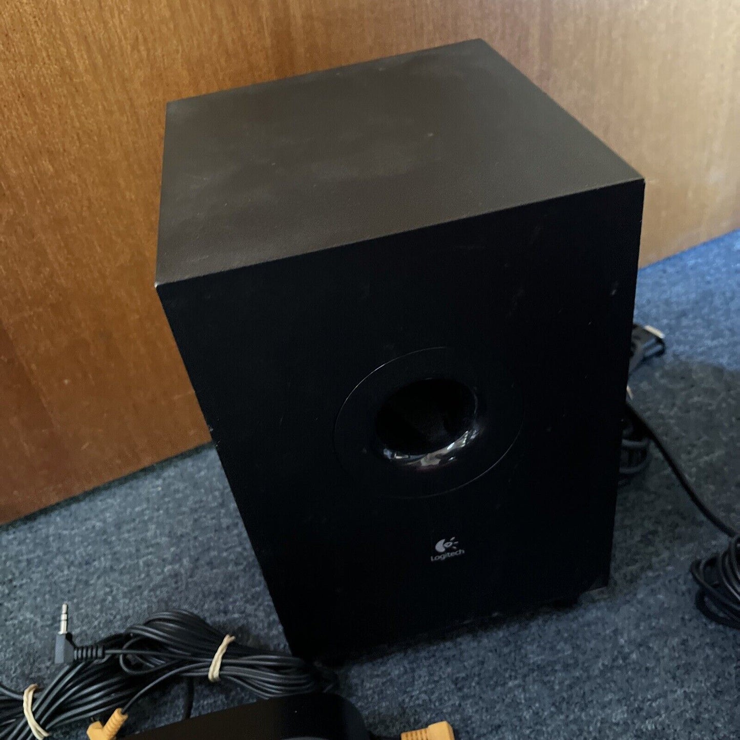 Logitech Z506 Speakers - Centre, Front Speaker and subwoofer