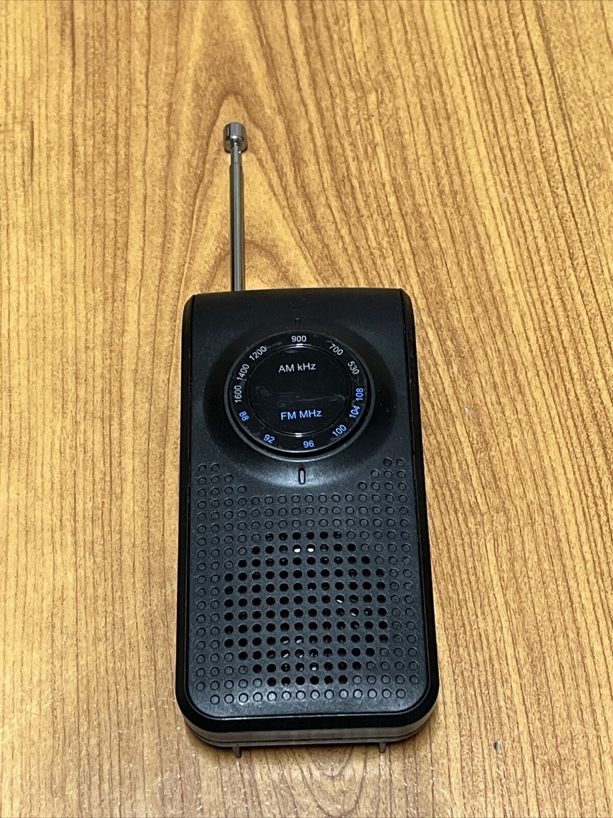 Anko Pocket Radio AM/FM with Speaker PR-39