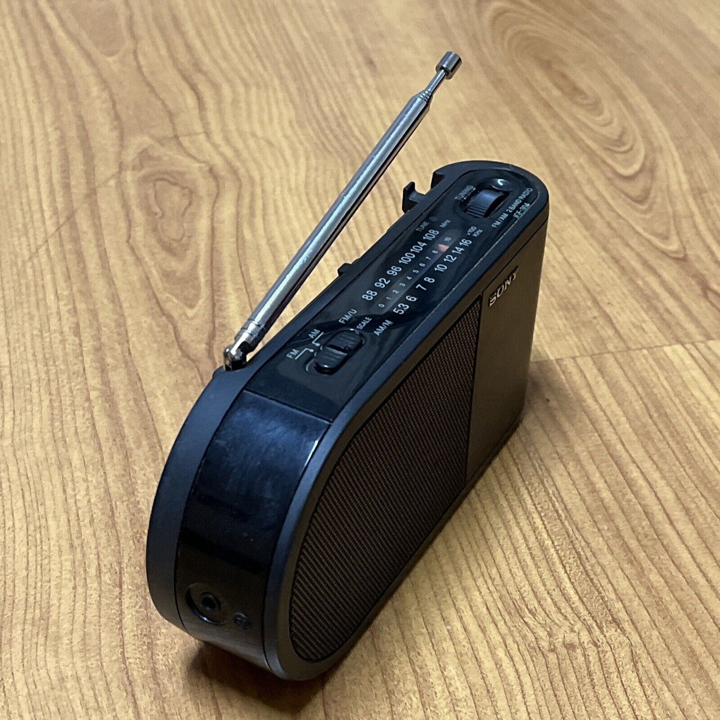 Sony ICF-304 Portable AM/FM Pocket Radio with Built-in Speaker – Retro Unit