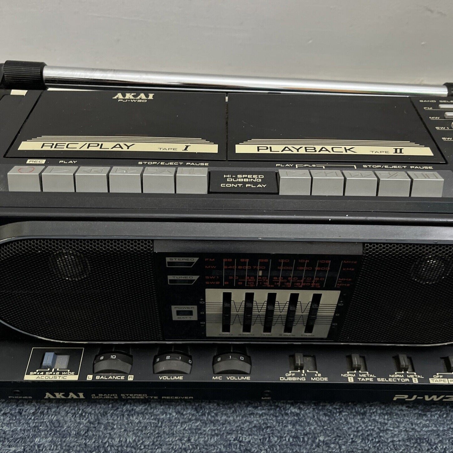 Akai PJ-W30 Boom Box Cassette Stereo AM/FM/SW RadioFor Parts Or Repair