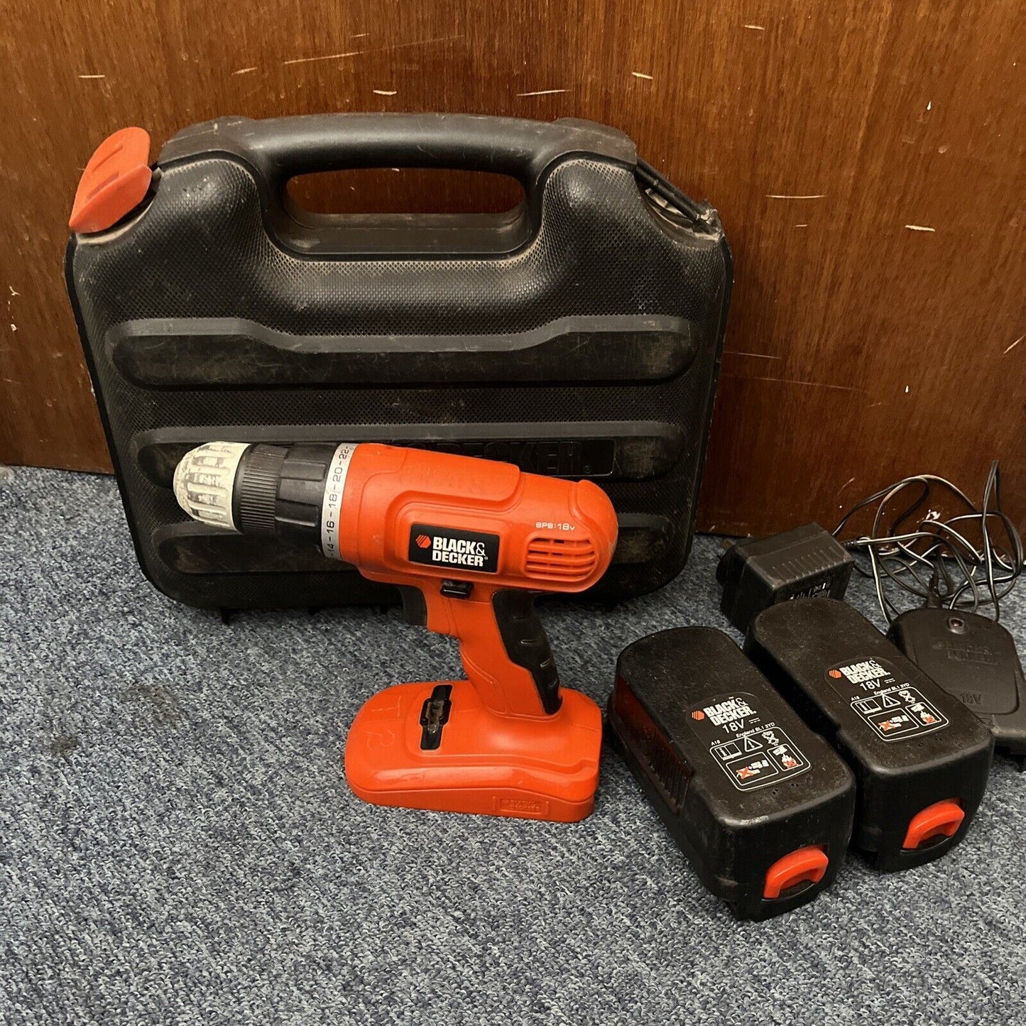 Black and Decker EPC18 18v Cordless Drill with 2 Battery & Charger