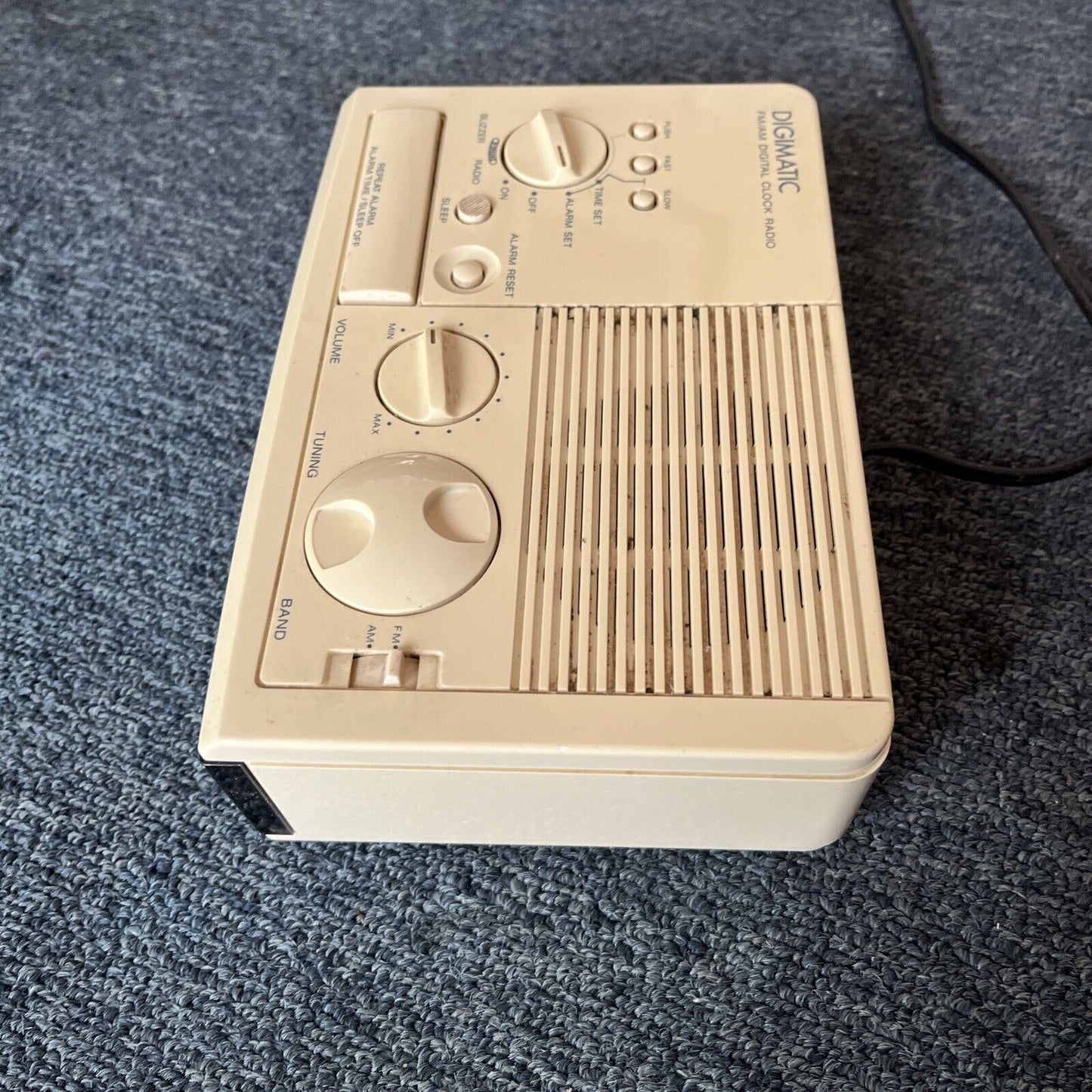 Vintage Sony Digimatic FM/AM Digital Clock Alarm Radio ICF-C3W 80's