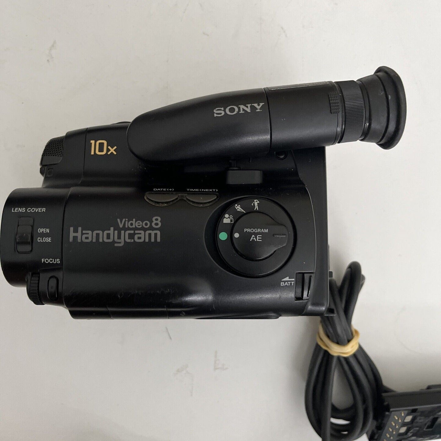 Sony Handycam Video8 CCD-TR2020E Video Camera Recorder *For Parts Or Repair