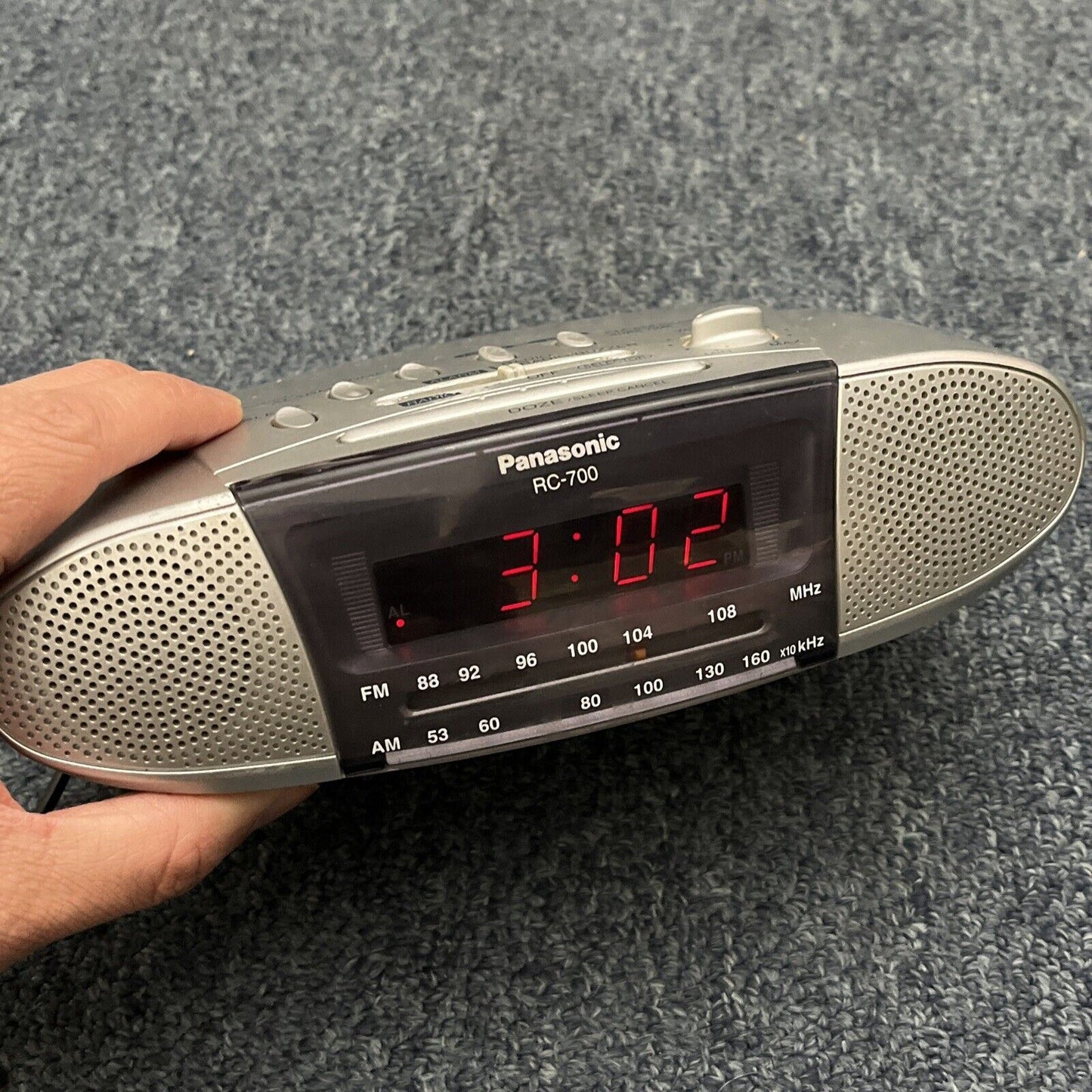 Panasonic AM/FM Alarm Clock Radio/Snooze/Battery Backup RC-700