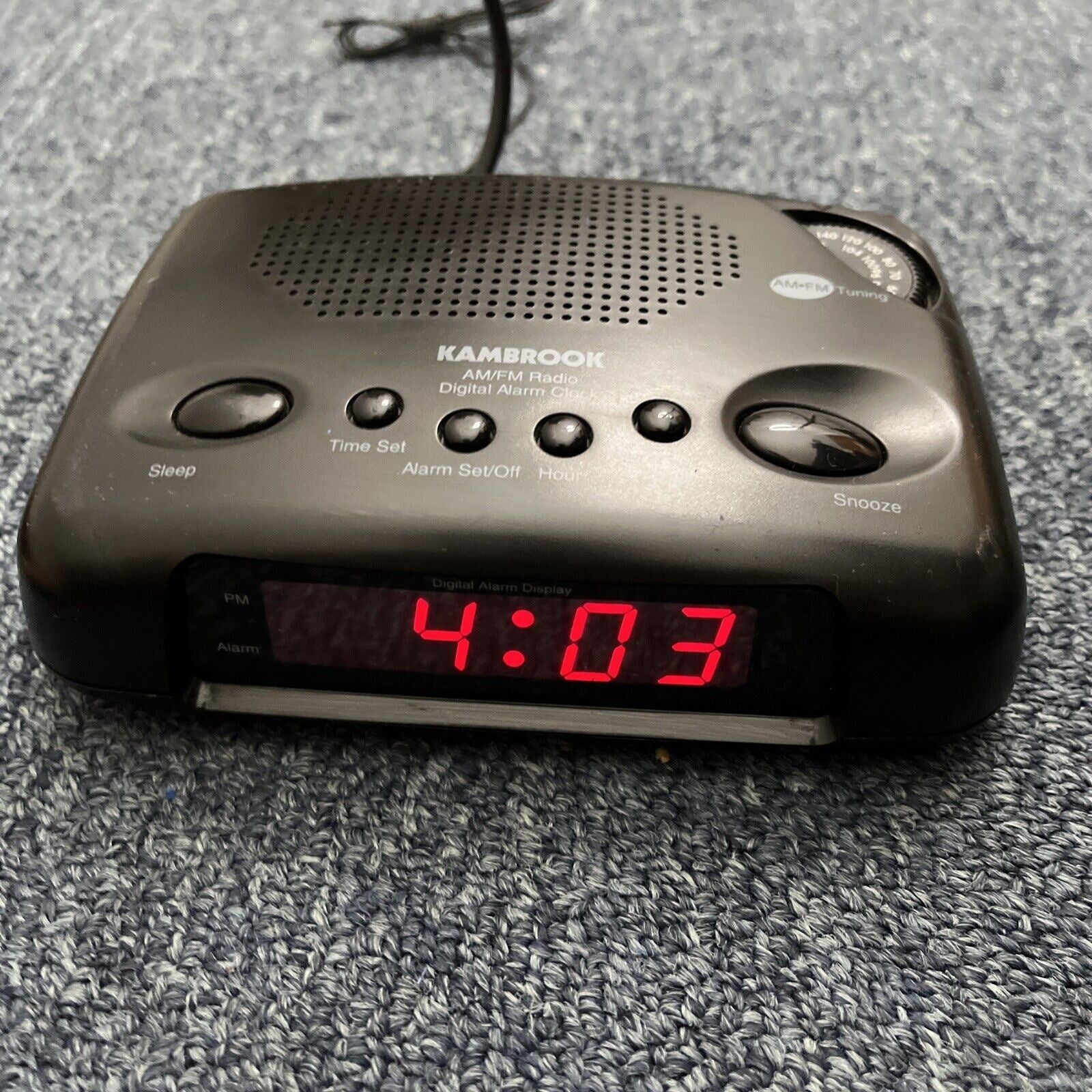 Kambrook KCR10 AM/FM Alarm Clock Radio – Retro Unit
