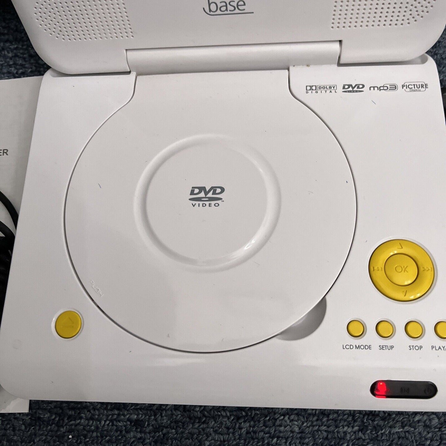 Base 17.5cm 7" Portable DVD Player with Car Charger & AC Adapter