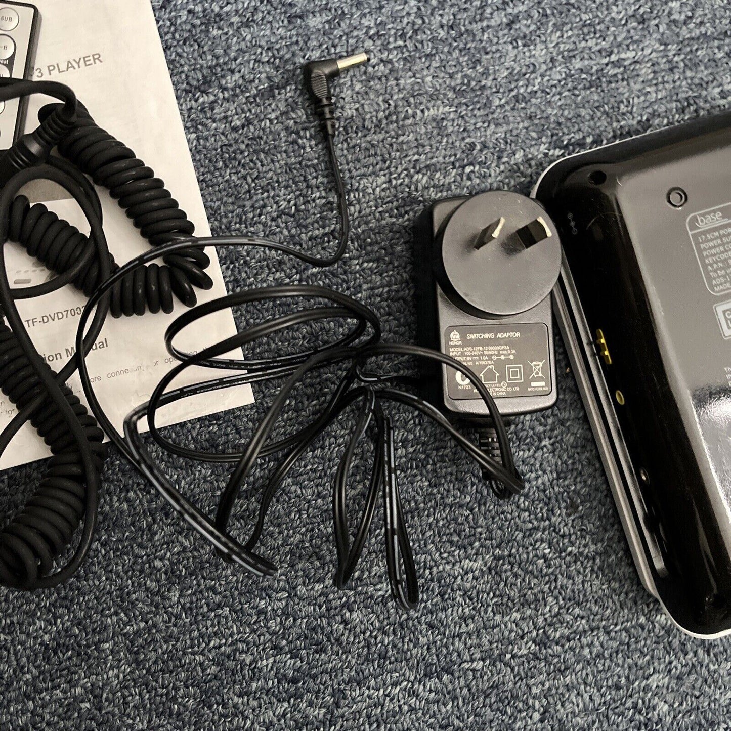 Base 17.5cm 7" Portable DVD Player with Car Charger & AC Adapter