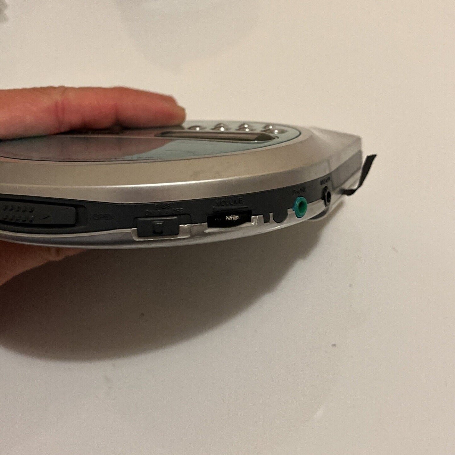 Fisher Z-ACDP4(S) Portable CD Player *For parts or repair