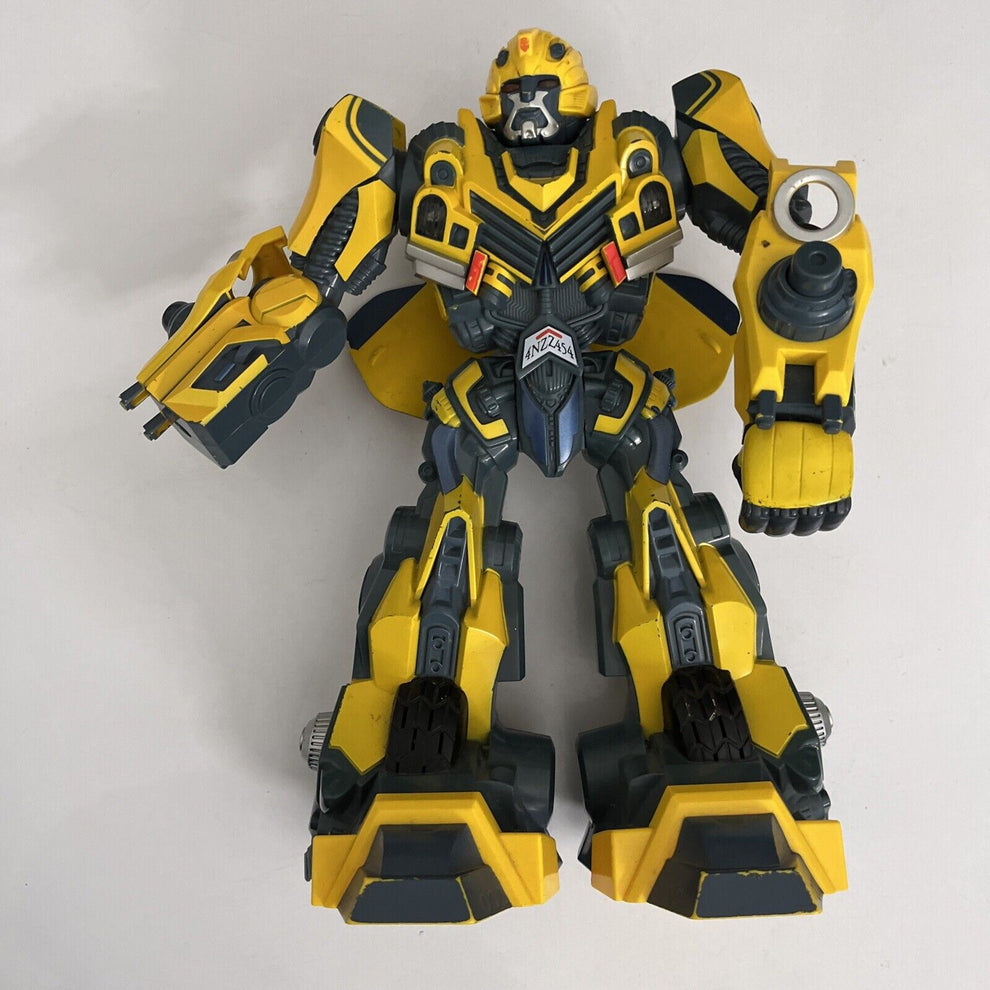 Transformers Bumblebee 11" Figure Hasbro 2006 *Missing Right Hand & No