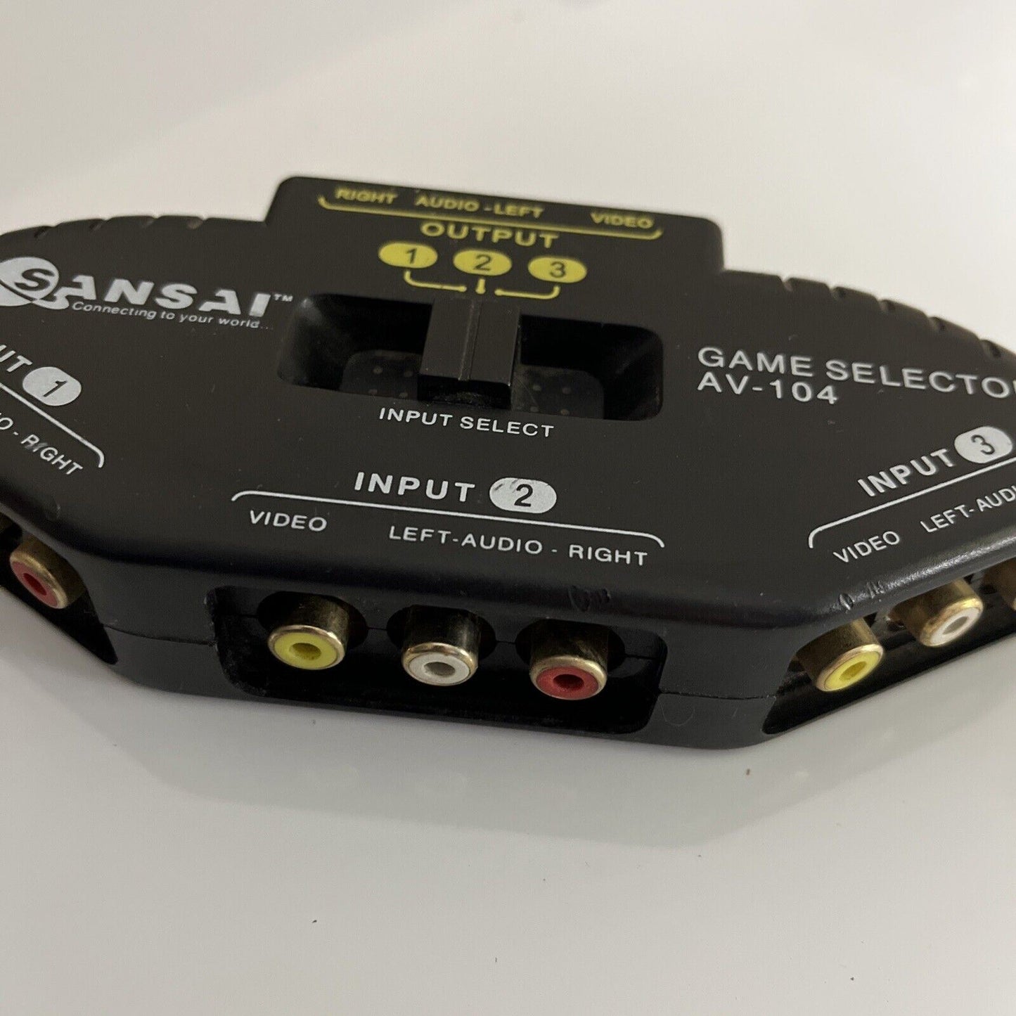 Sansai Game Selector AV-104 3 Way Splitter RCA Audio Video Composite AV Signal