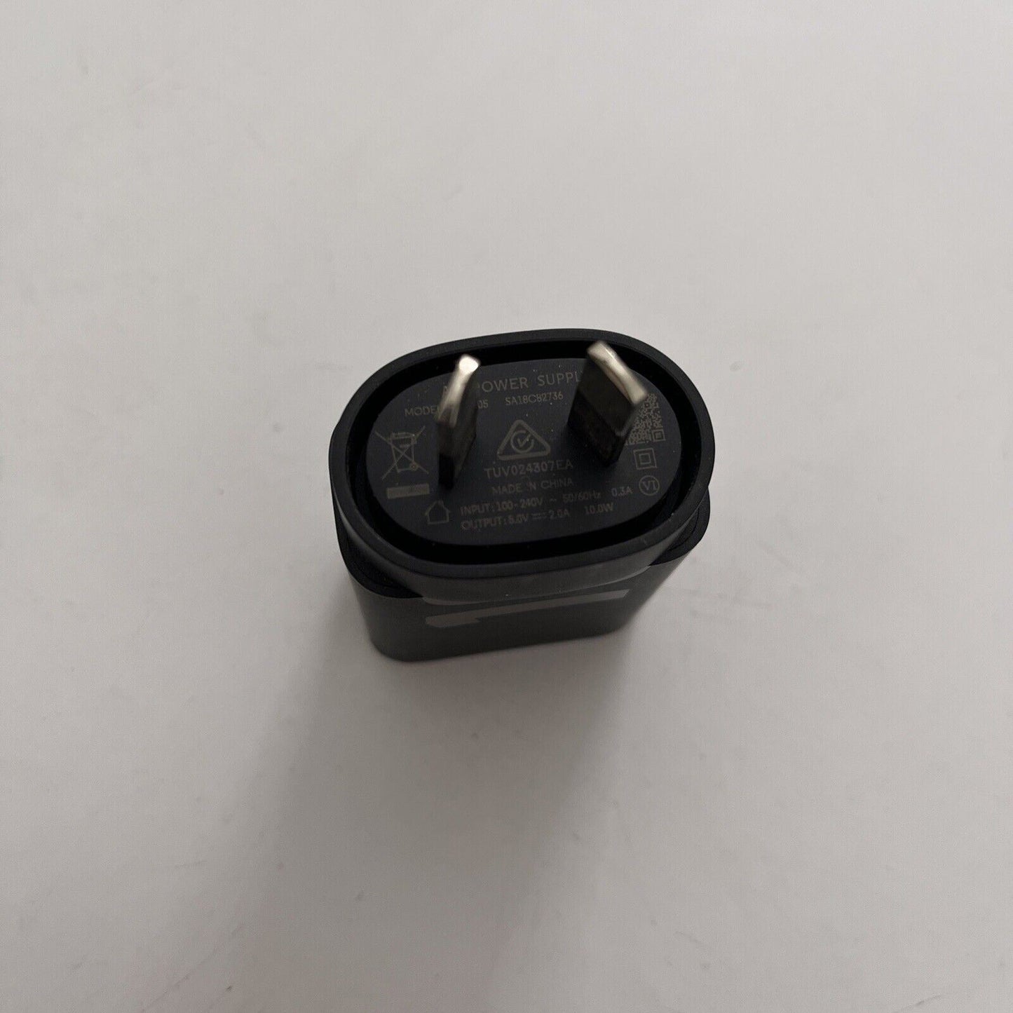 Genuine Motorola MC-105 USB AC adapter 5V 2A