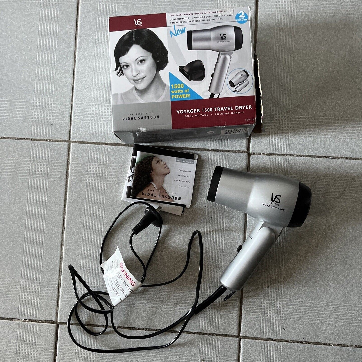 Vidal Sassoon Voyager 1500 Travel Dryer - Folding Handle Dual Voltage