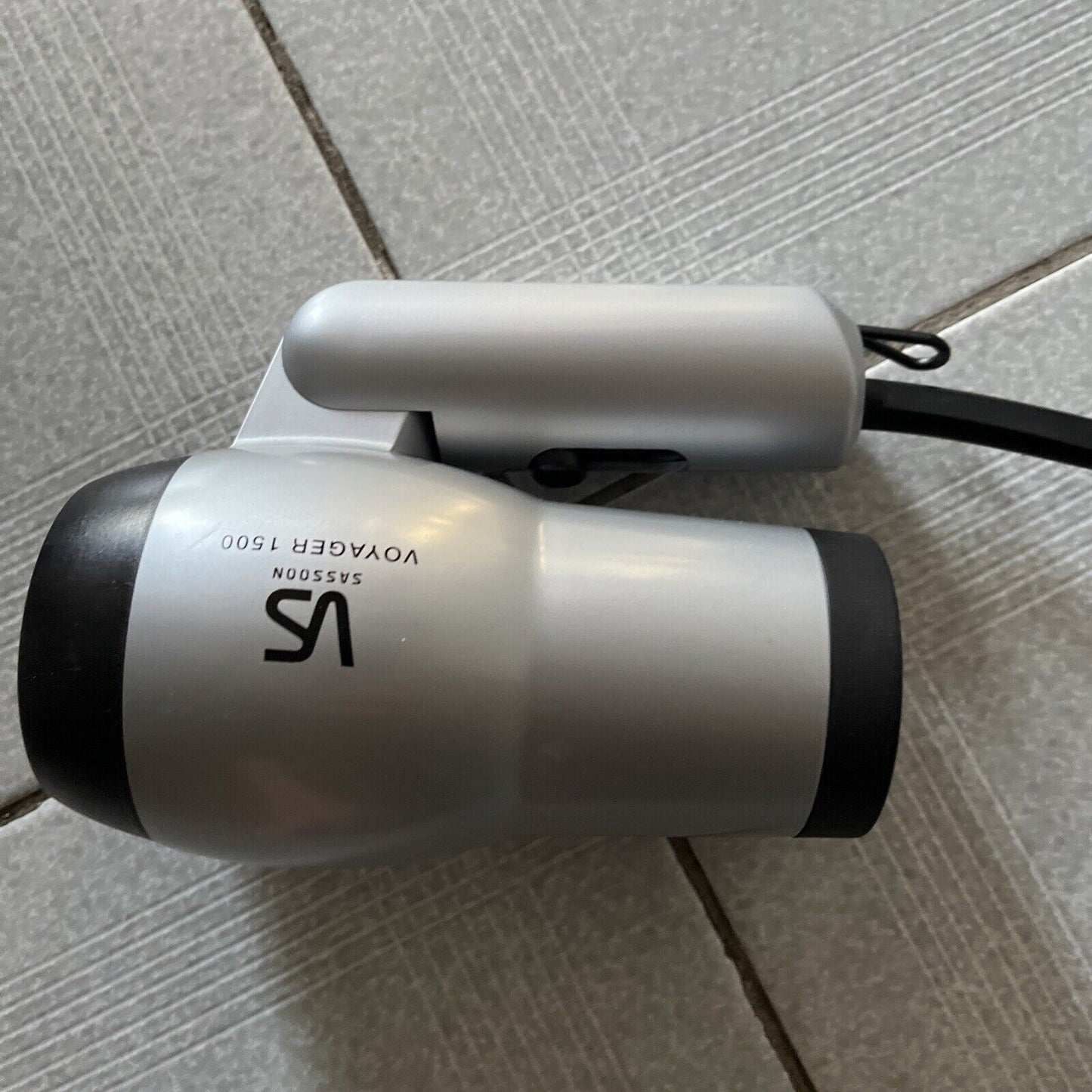 Vidal Sassoon Voyager 1500 Travel Dryer - Folding Handle Dual Voltage