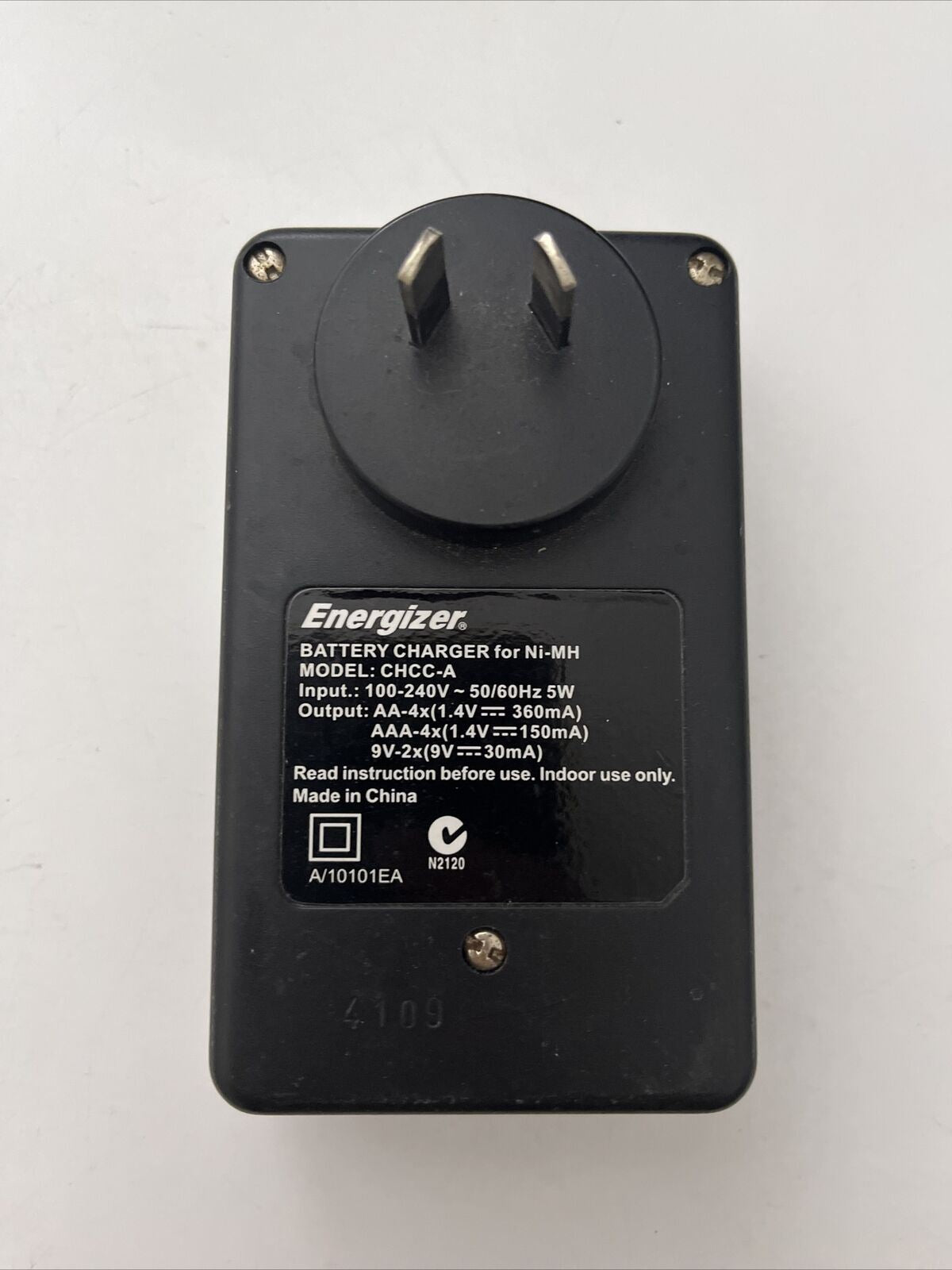 Energizer CHCC-A Battery Charger for Ni-MH AA, AAA, 9V