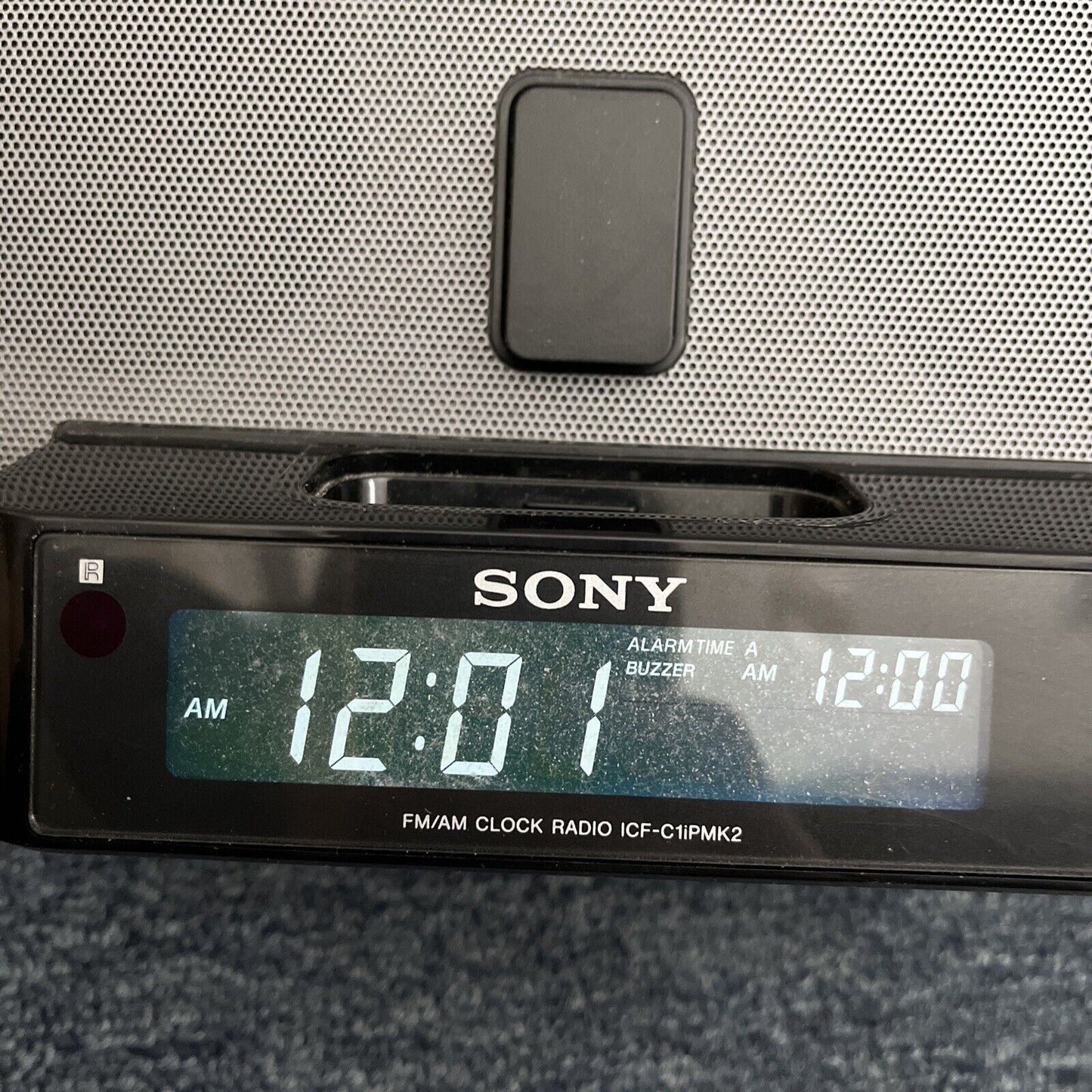 Sony FM/AM Clock Radio ICF-C1iPMK2 with Snooze Function & iPod Dock