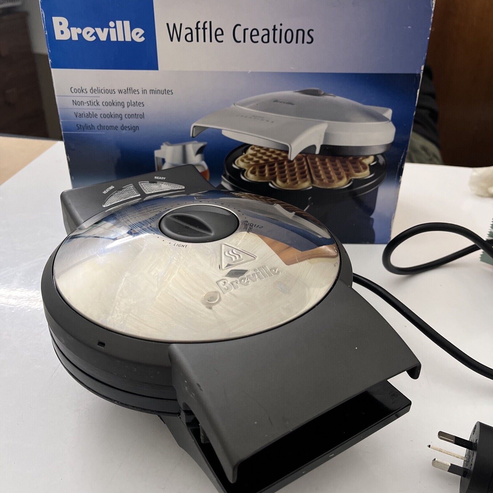 Breville Waffle Creations Retro Unit