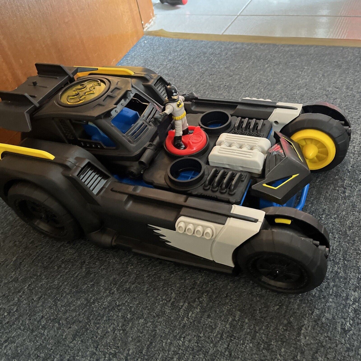 Imaginext DC Super Friends Ultimate Batmobile Transforming with Remote Control