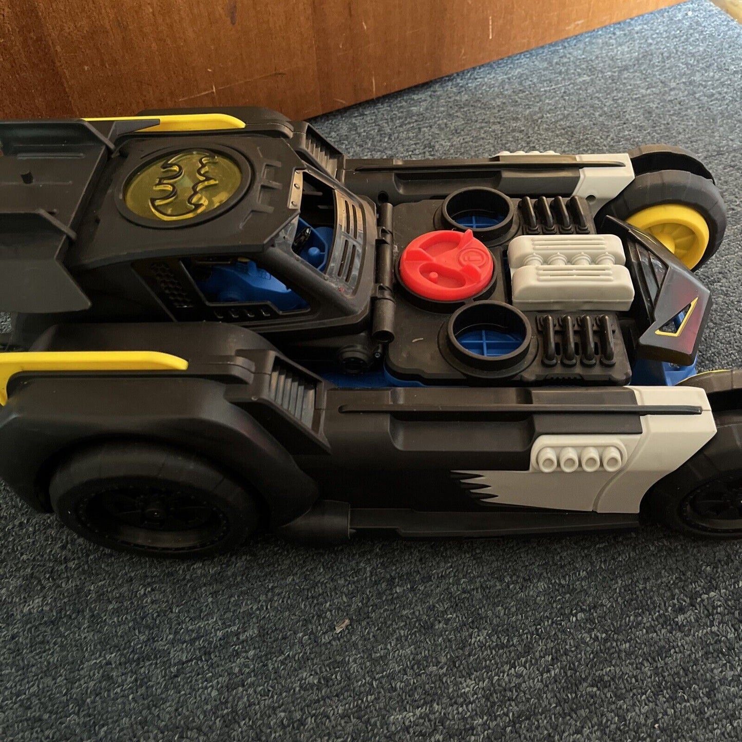 Imaginext DC Super Friends Ultimate Batmobile Transforming with Remote Control