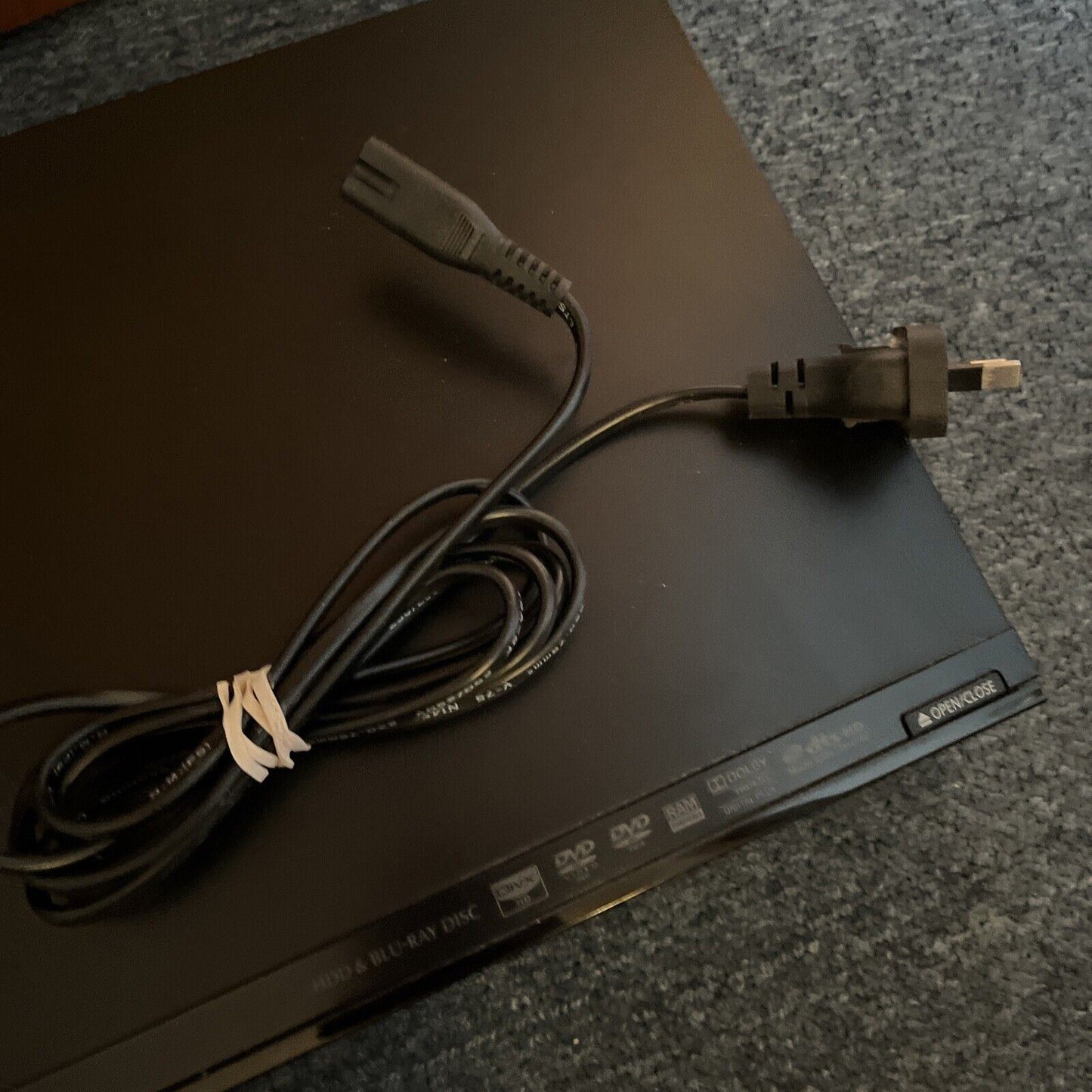 Panasonic DMR-BW880 HD Dual Recording Blu-ray Disc Recorder 500GB