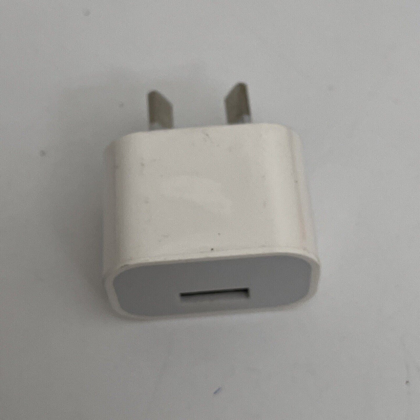 Genuine Apple A1444 USB Charger for Apple iPhone iPod iPad