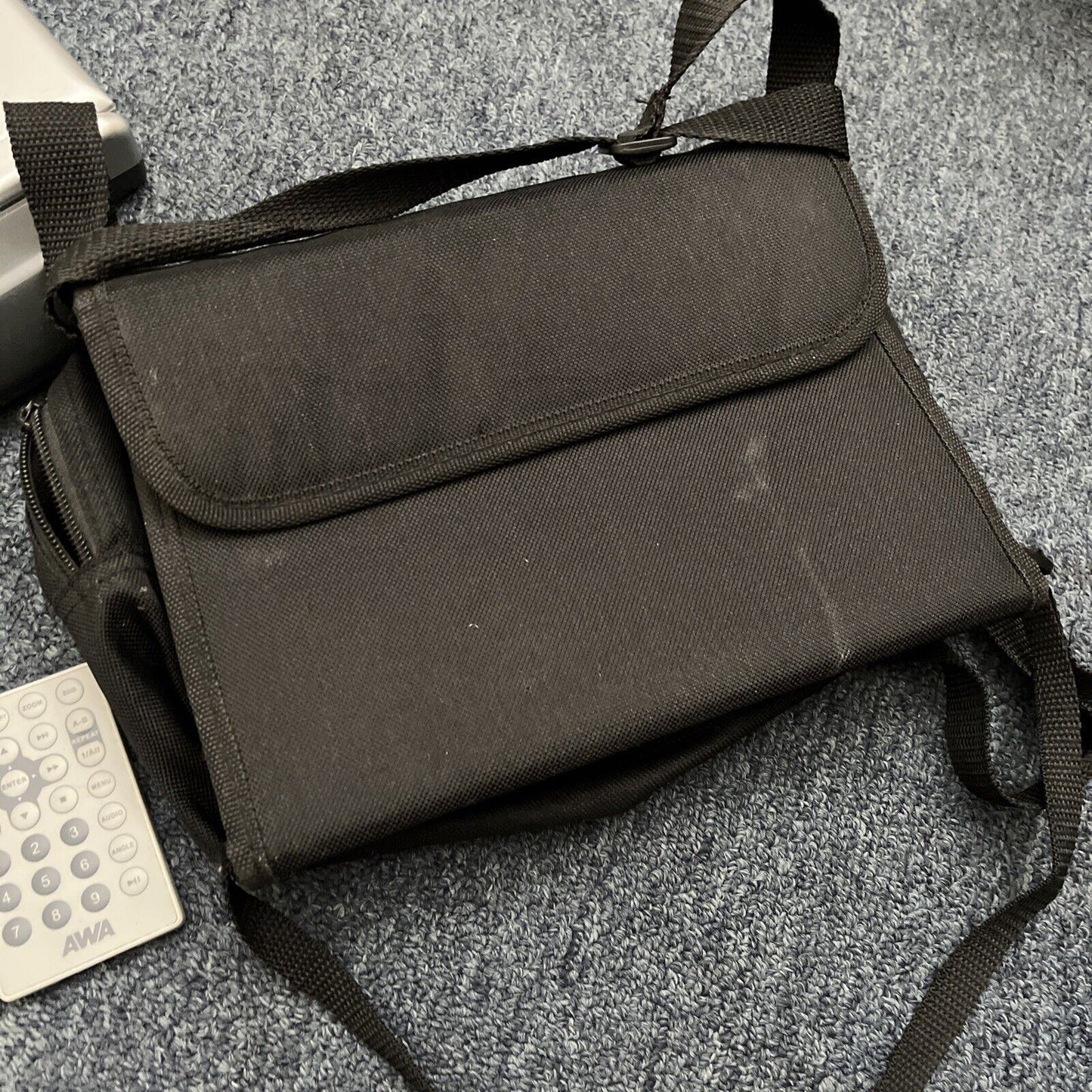 AWA 22cm 9 Inch LCD Monitor & DVD Portable Player LMD5908CP