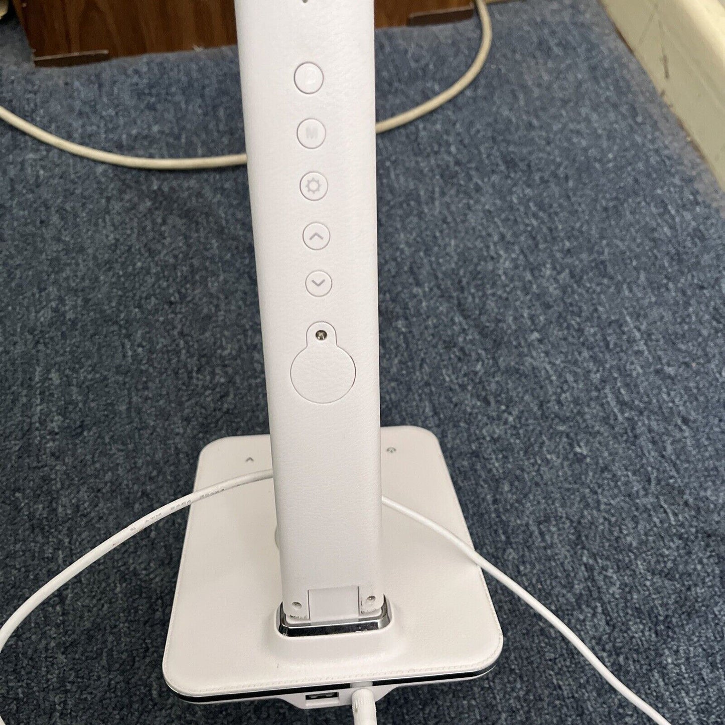 Ottlite Executive Desk Lamp with Wireless Qi Charger USB U13EQ Lamp Light Clock