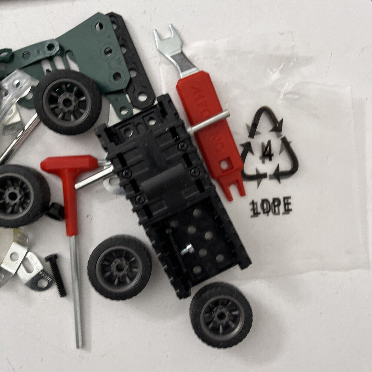 Meccano 5 in 1 Roadster Pull Back Car Building Kit - 18202 Uncounted Incomplete