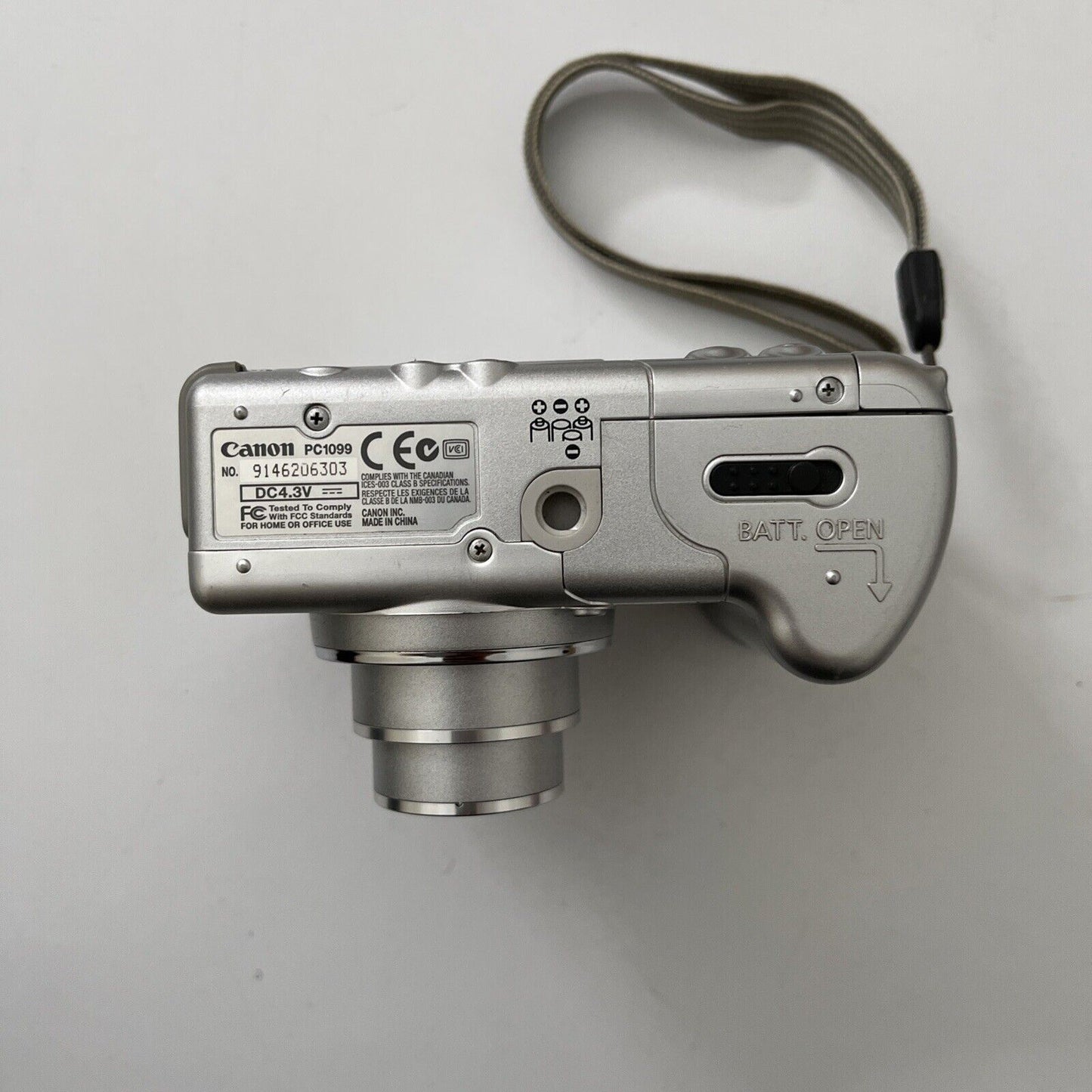 Canon PowerShot A95 5.0MP Digital Camera  with Case