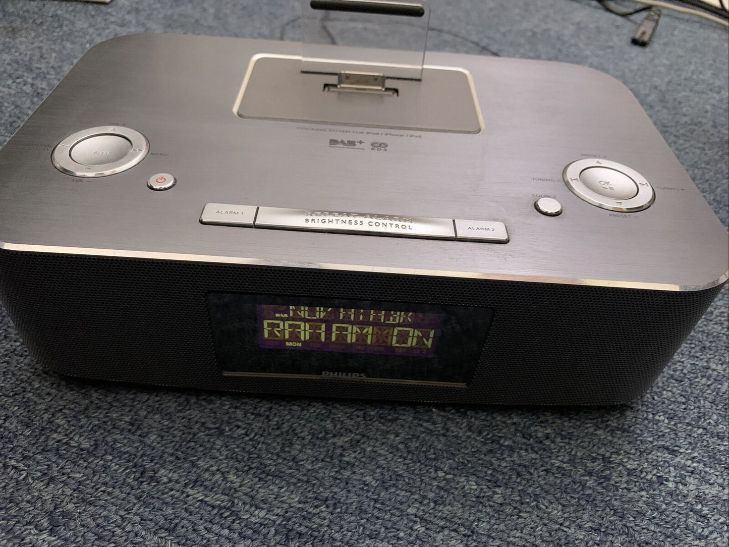 Philips DCB291/12 DAB+ Digital Radio Alarm Clock with 30-Pin iPod Dock