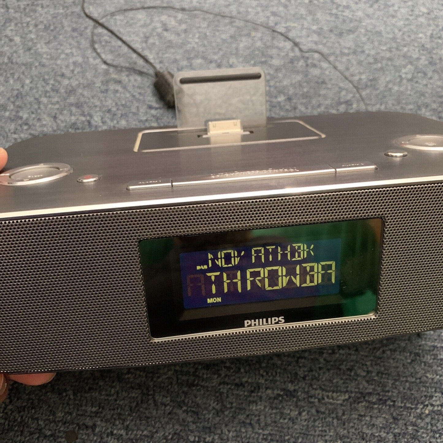 Philips DCB291/12 DAB+ Digital Radio Alarm Clock with 30-Pin iPod Dock