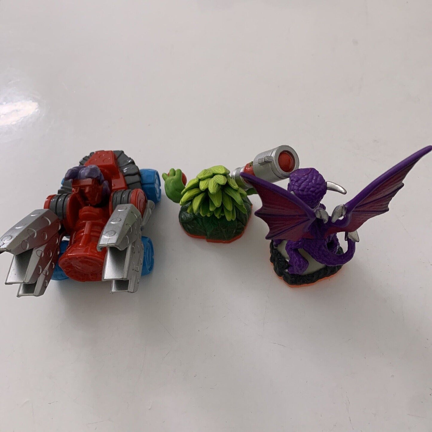 3x Skylanders Figure - Food Fight,  Spitfire & Hot Streak, Giants Cynder Figure