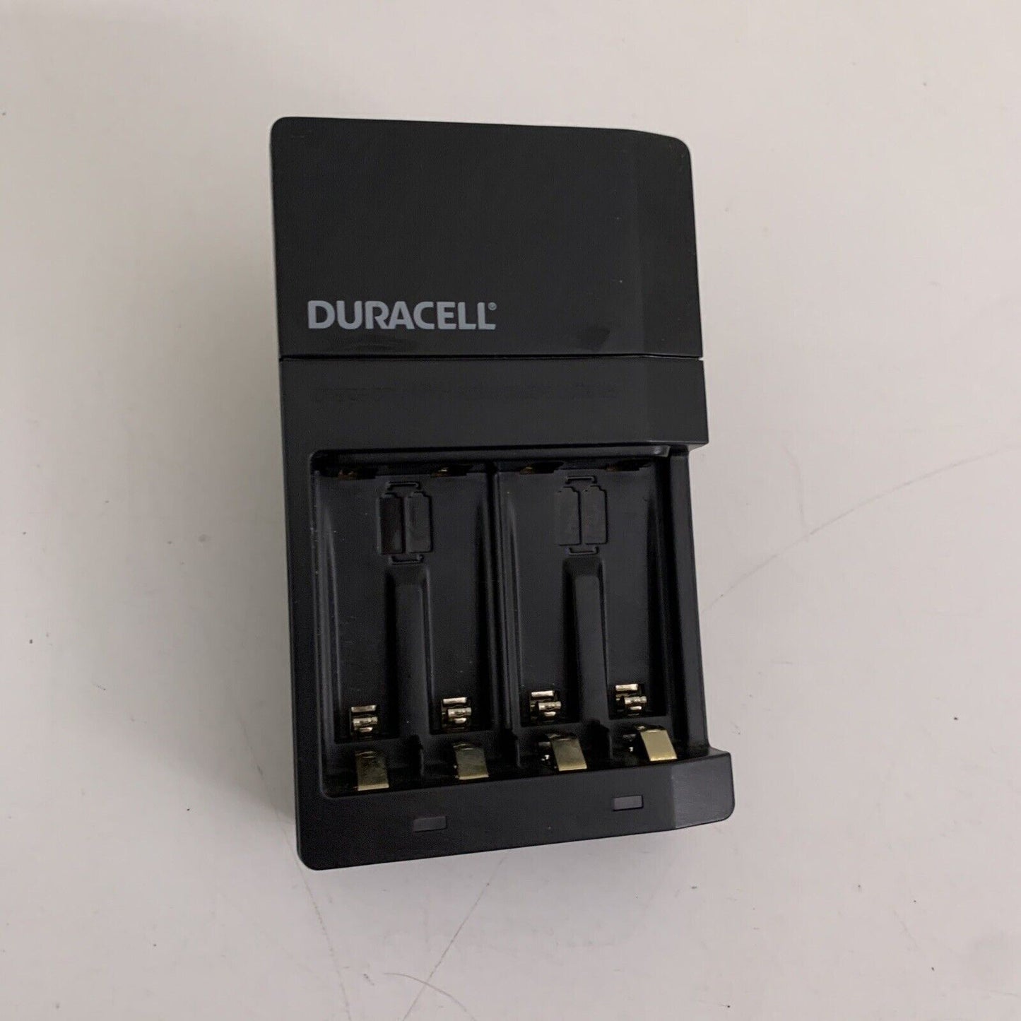 Duracell NiMH Hi-Speed Battery Charger CEF14AU4 for AA/AAA Batteries