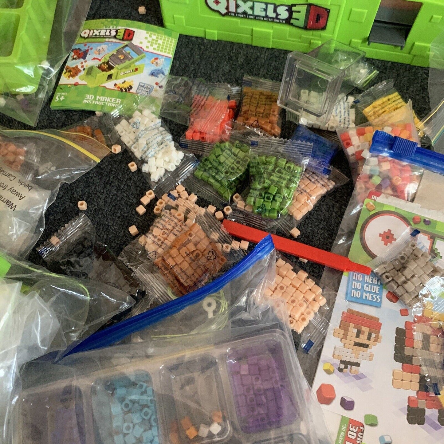 Qixels 3D Maker with Extra Qixels