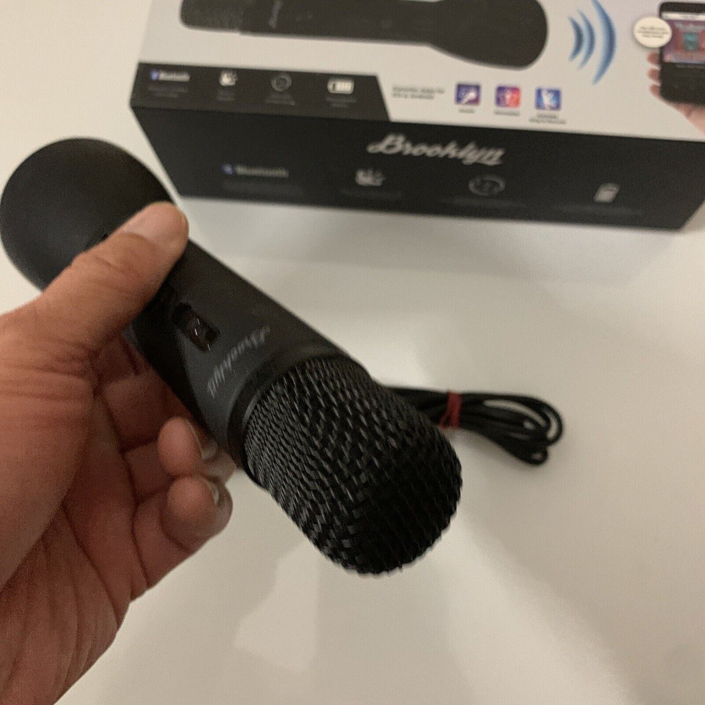Brooklyn Wireless Karaoke Microphone Bluetooth for iOS Android
