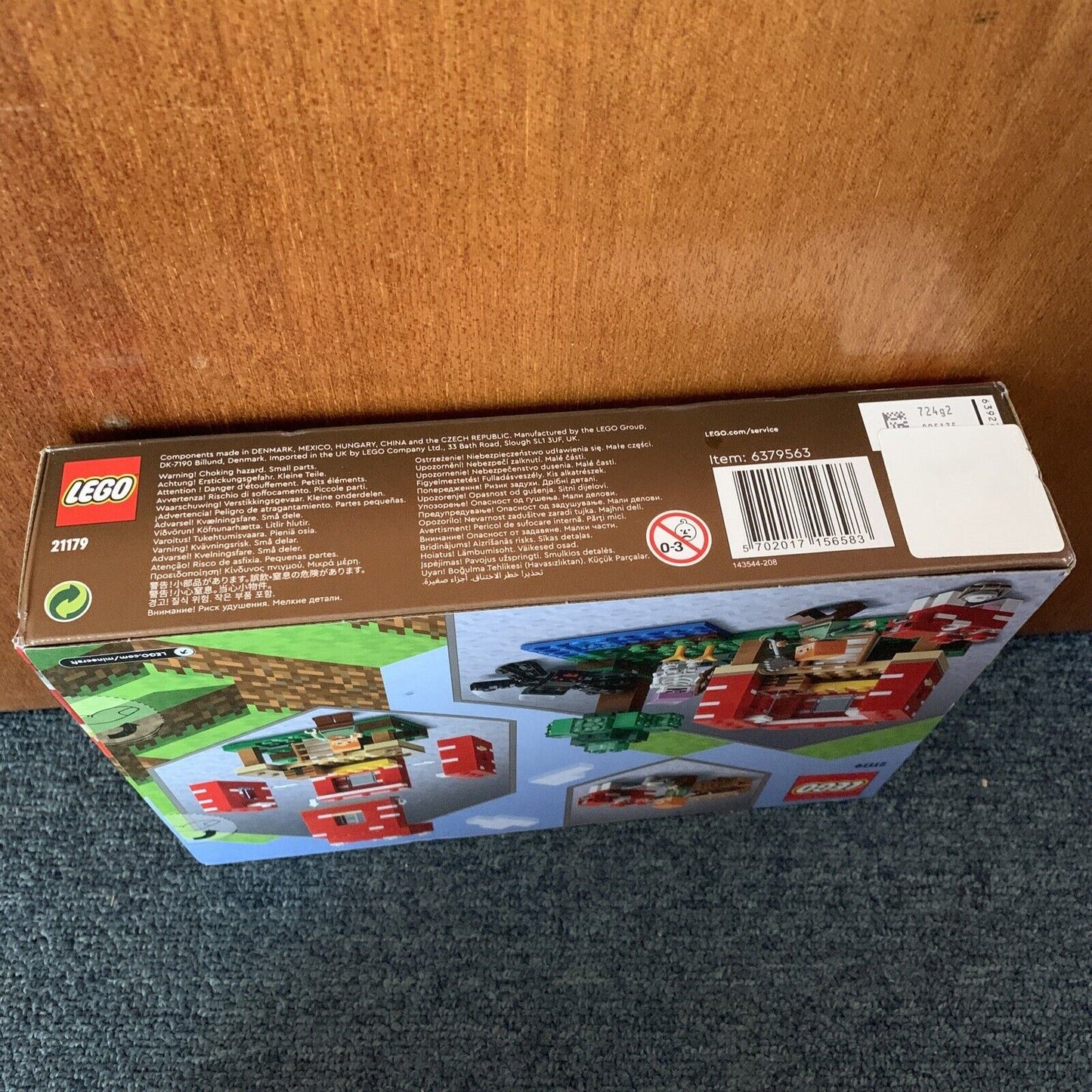 NEW LEGO Minecraft The Mushroom House 21179