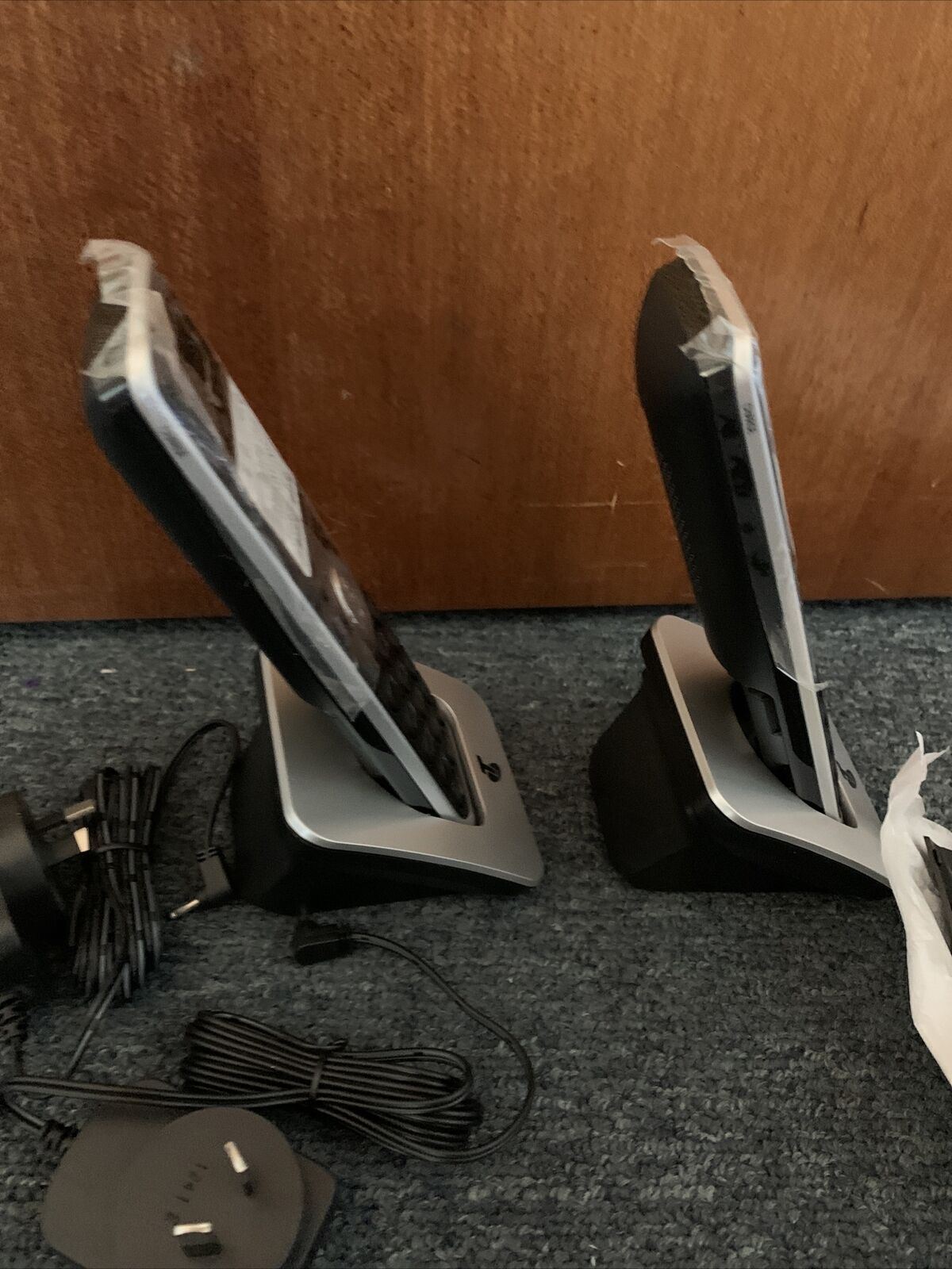 2x Telstra Long Range 12750 Cordless Phone Handset + Extension Dock Only