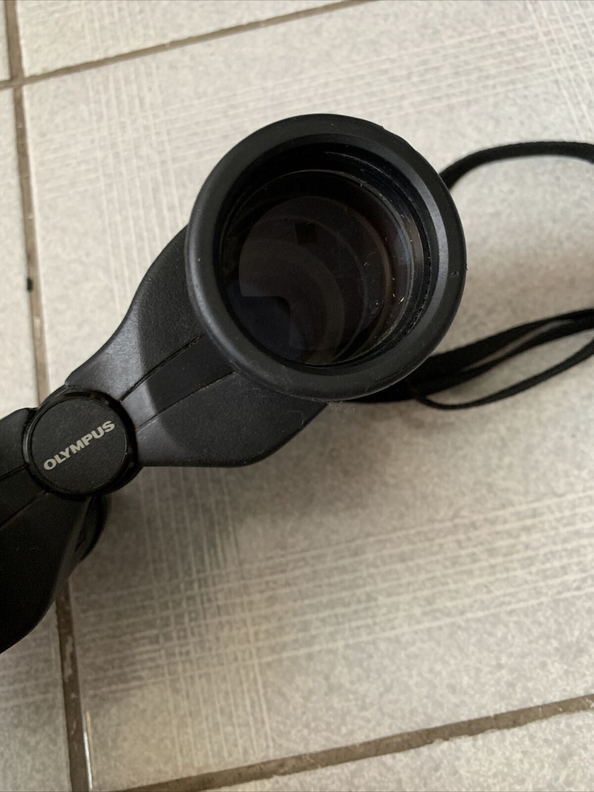 Olympus 8x40 DPS I Field 8.2 Wide UV Protection Binoculars *For Parts Repair