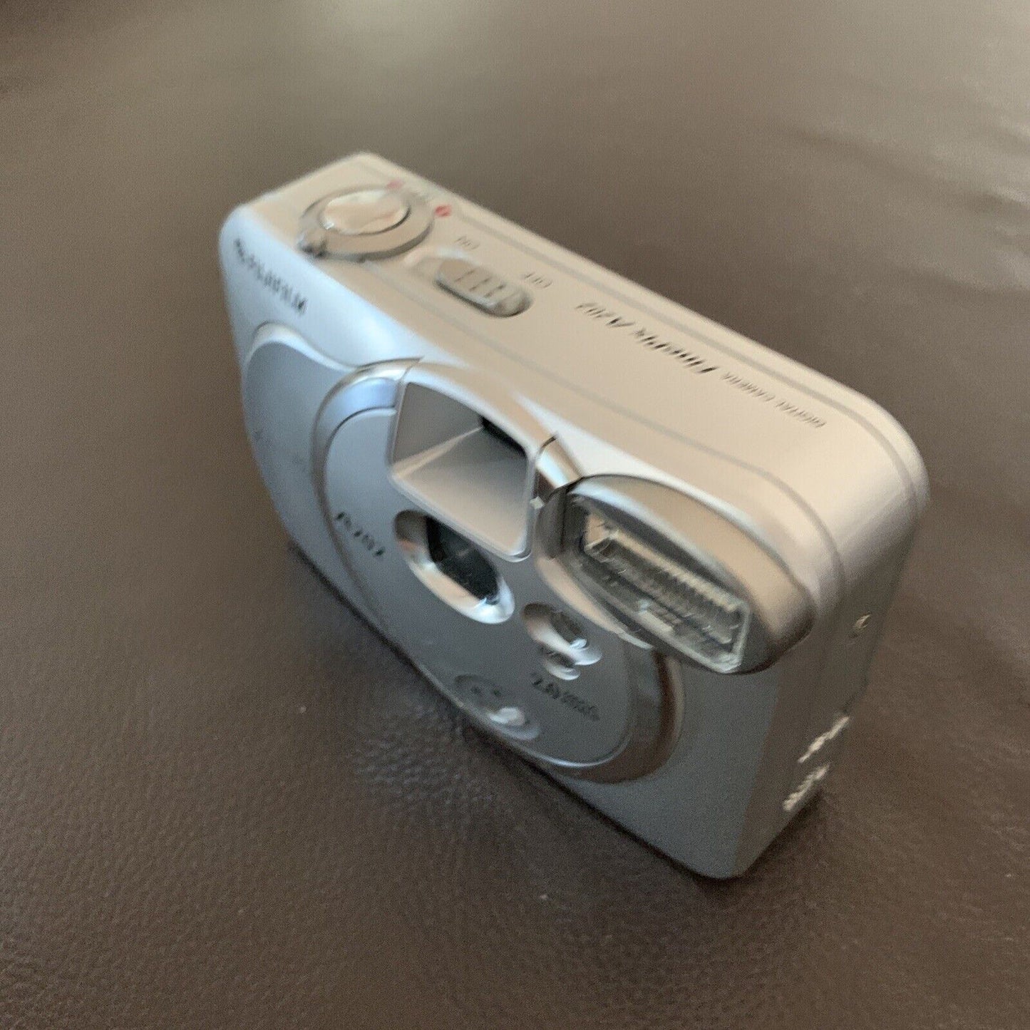 Fujifilm Finepix A202 Digital Camera 2 MP