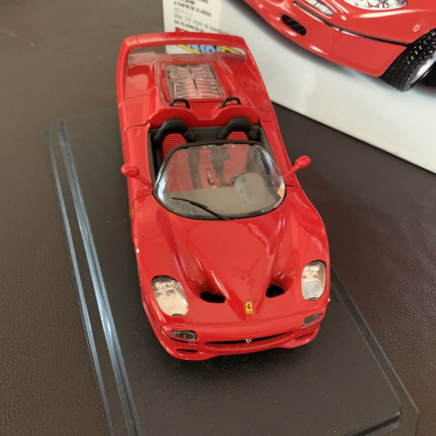 Bburago Ferrari F50 1995 1/24 Diecast Model