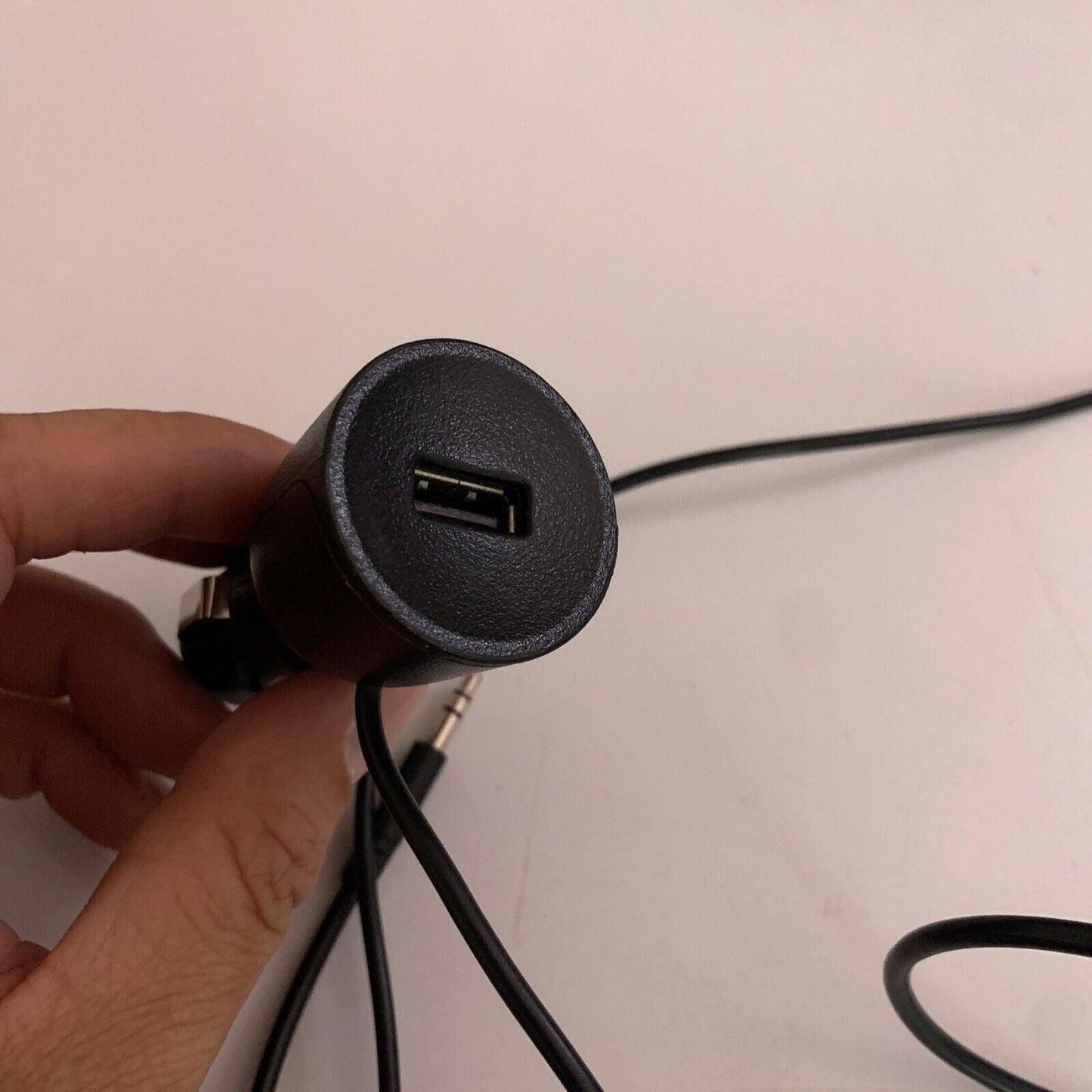 Belkin Tunecast Auto F8Z449-AU FM Transmitter & Cigarette USB Charger 3.5mm Jack